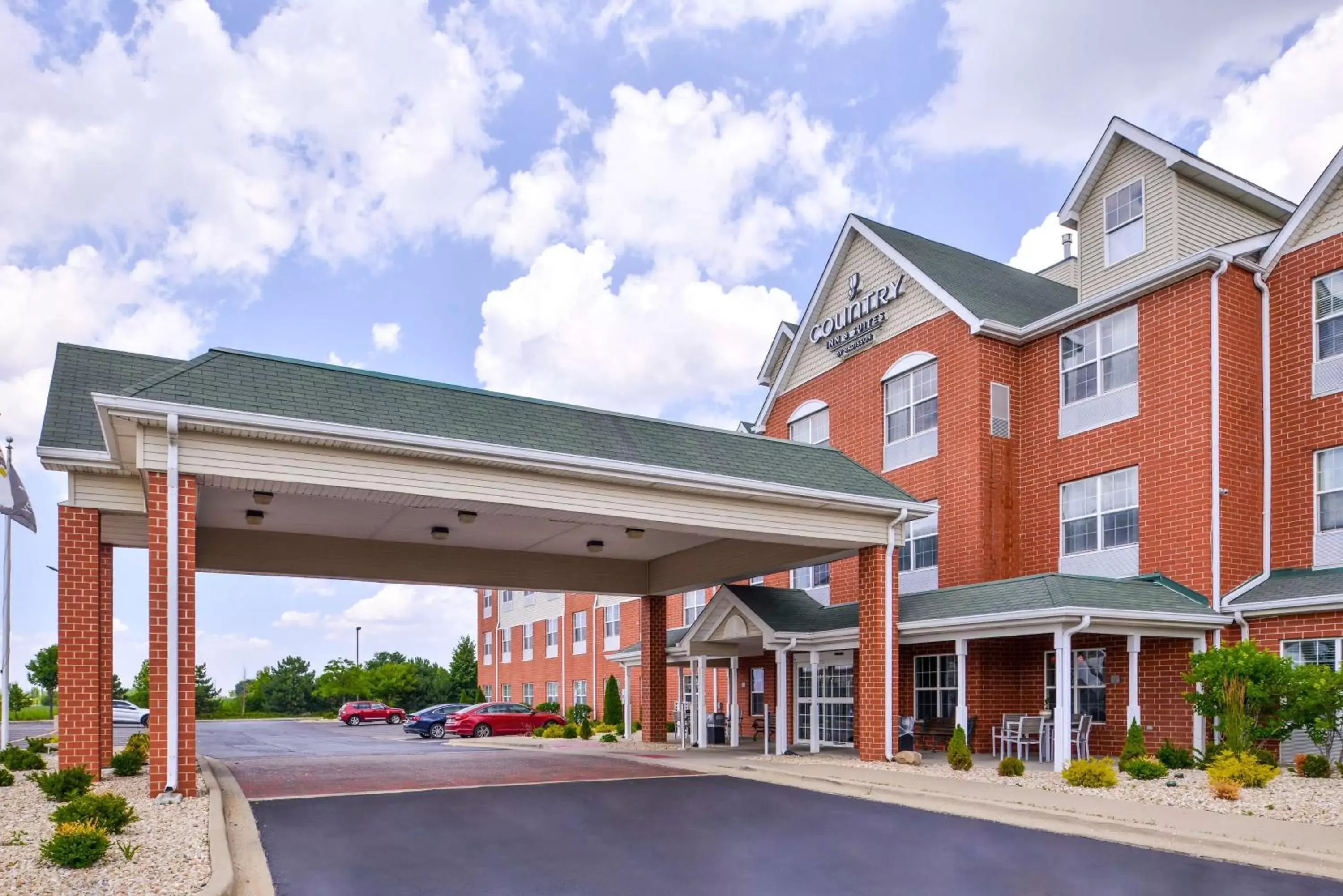 Property building in Country Inn & Suites by Radisson, Tinley Park, IL