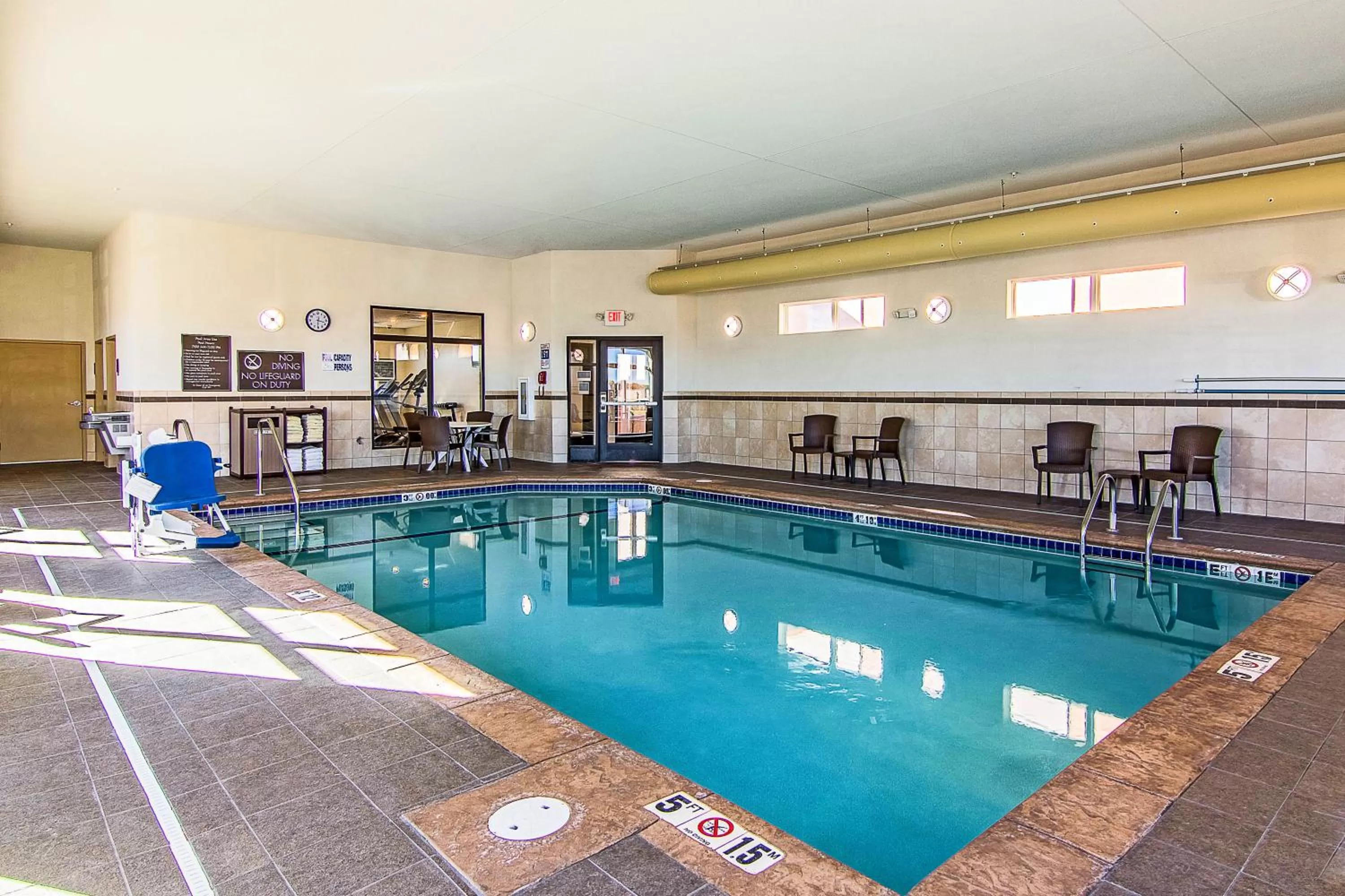 Swimming pool in Sleep Inn & Suites West-Near Medical Center