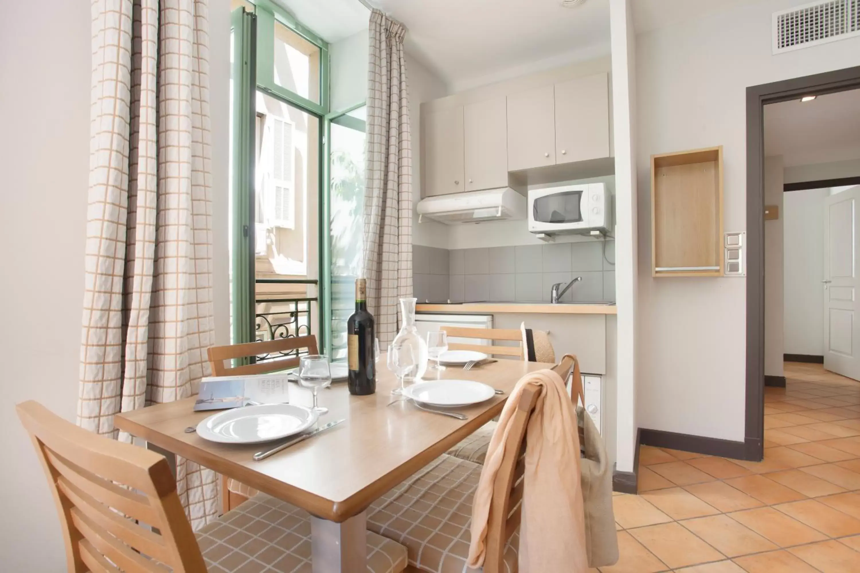 Kitchen or kitchenette in Odalys City Nice Le Palais Rossini