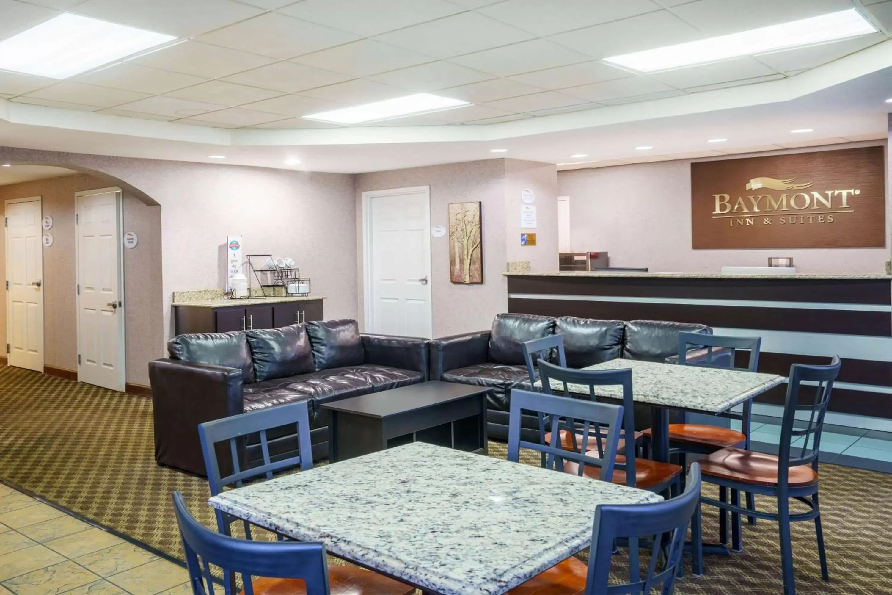 Lobby or reception, Restaurant/Places to Eat in Baymont by Wyndham Gallatin