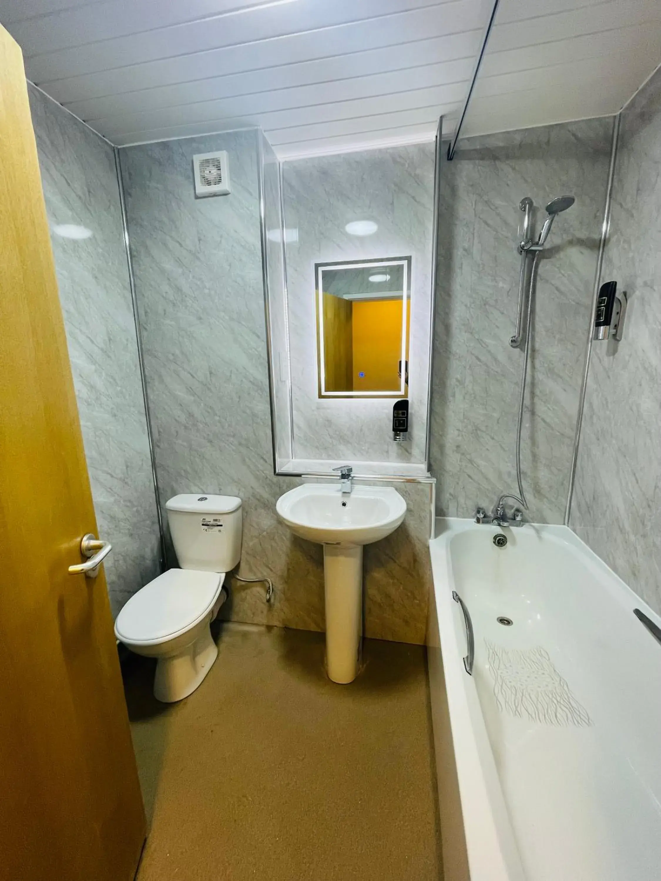 Bathroom in Hylands Hotel