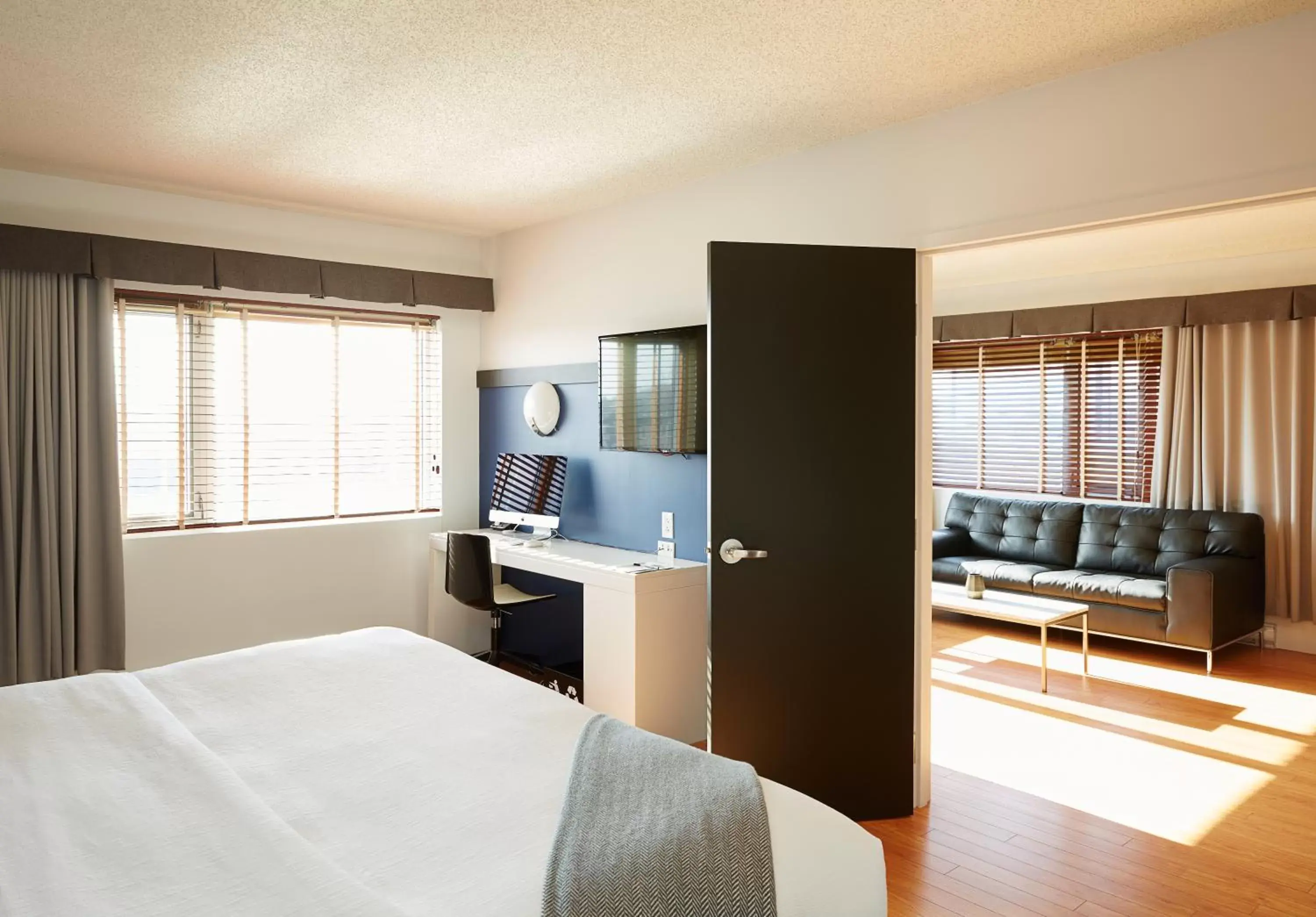 Suite in Le Dauphin Montréal-Longueuil