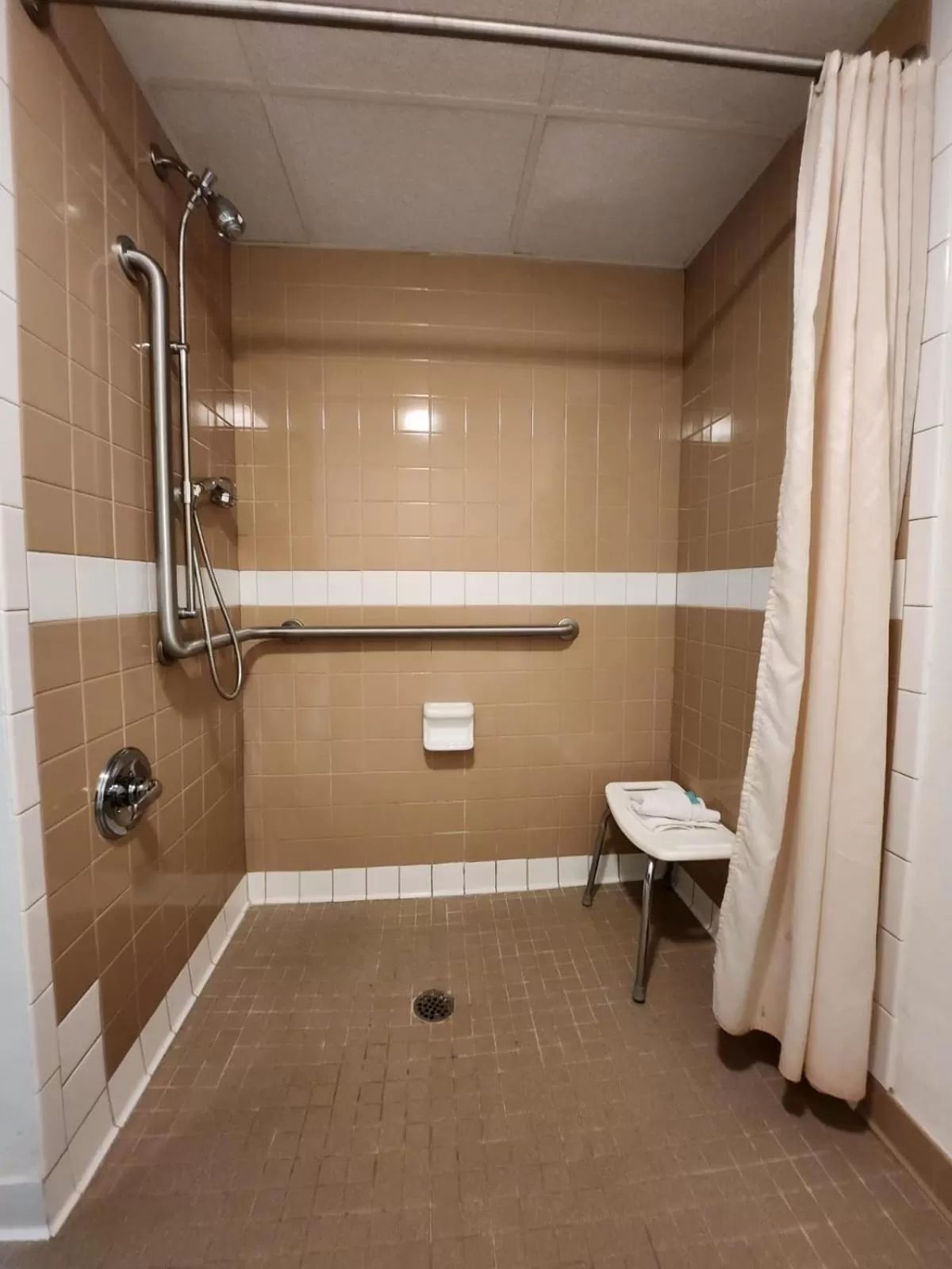 Bathroom in Hot Springs Village Inn