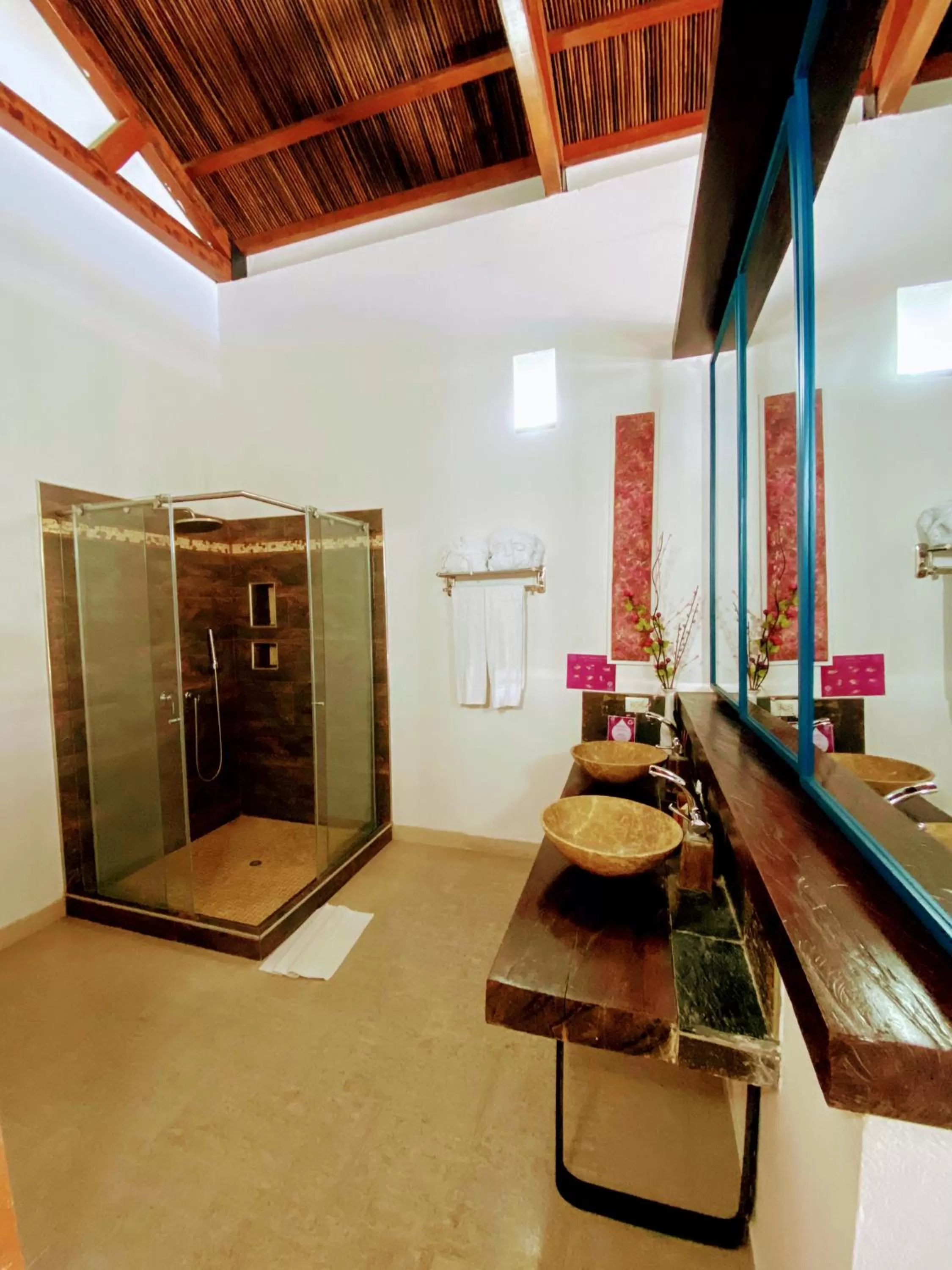 Bathroom in Casa de Leda, a Kali Hotel