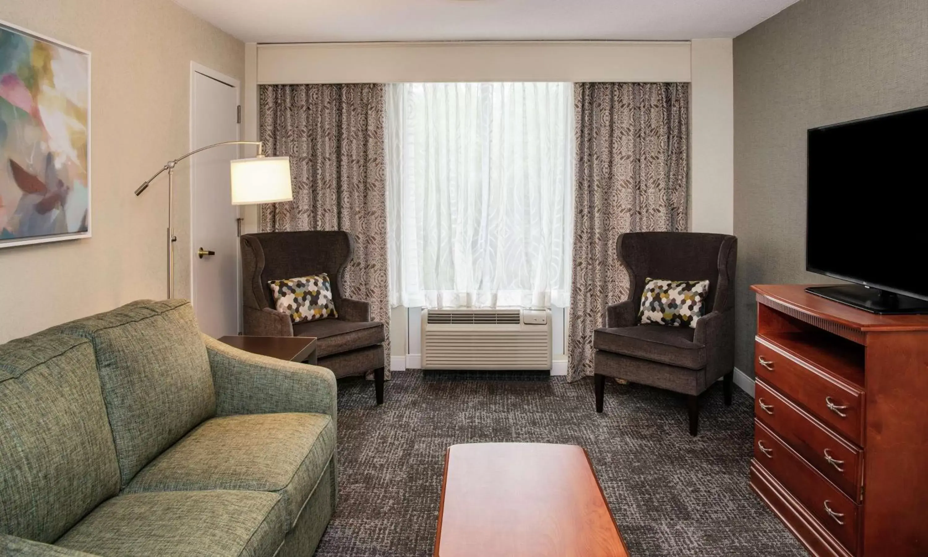 Bedroom, Seating Area in Hampton Inn Parsippany