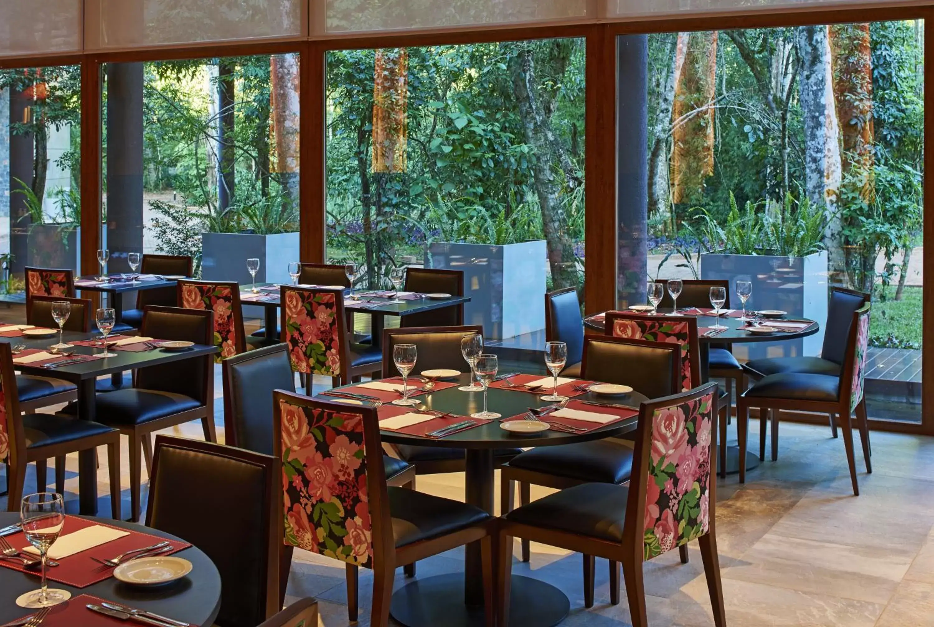 Restaurant/Places to Eat in Mercure Iguazu Hotel Iru