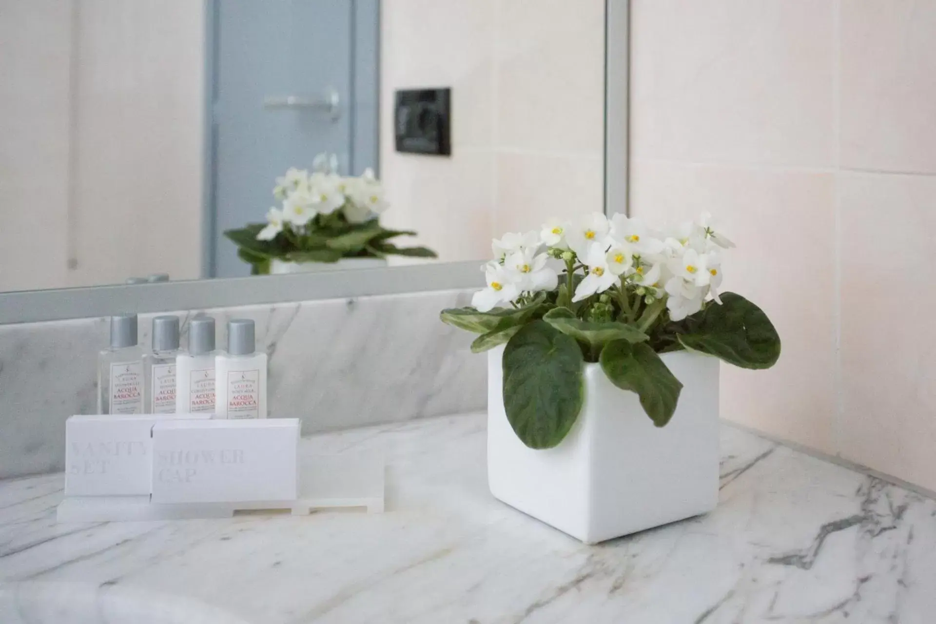 Superior Double or Twin Room in Raffaello Hotel & Mooka Restaurant Superior Double or Twin Room in Raffaello Hotel & Mooka Restaurant