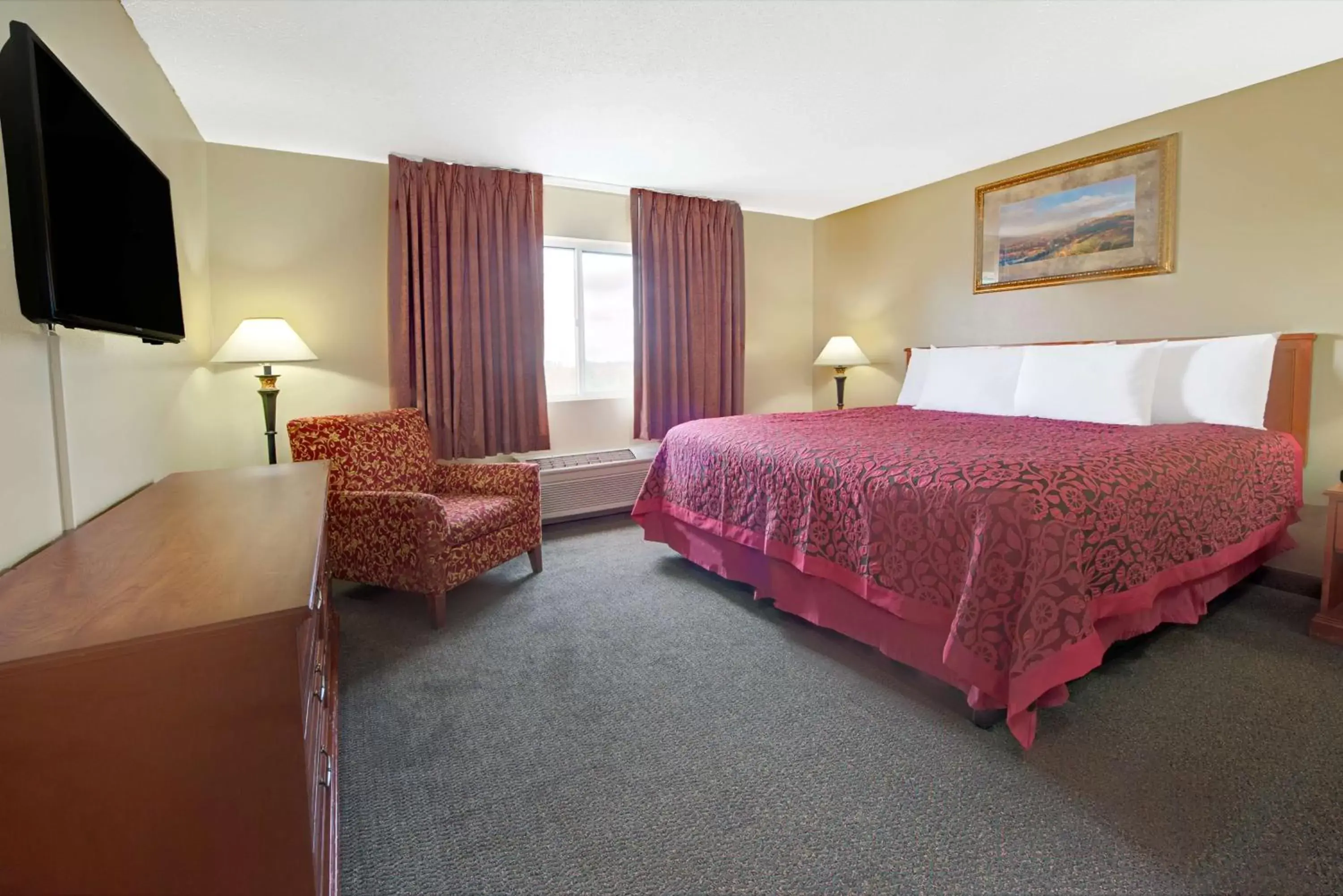 King Room - Non-Smoking in Days Inn by Wyndham St. Louis/Westport MO