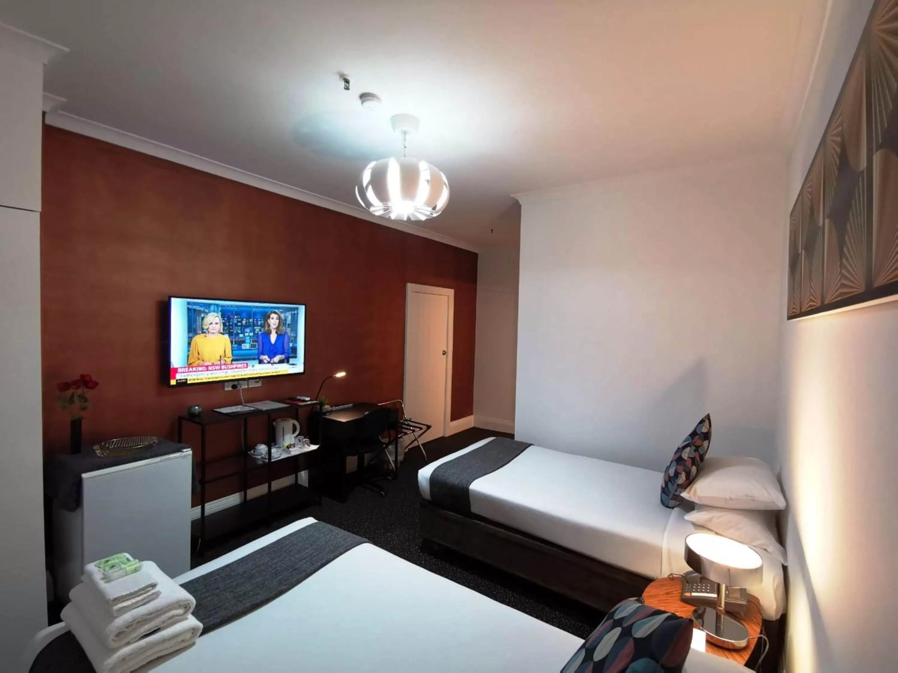 Bed in Criterion Hotel Perth