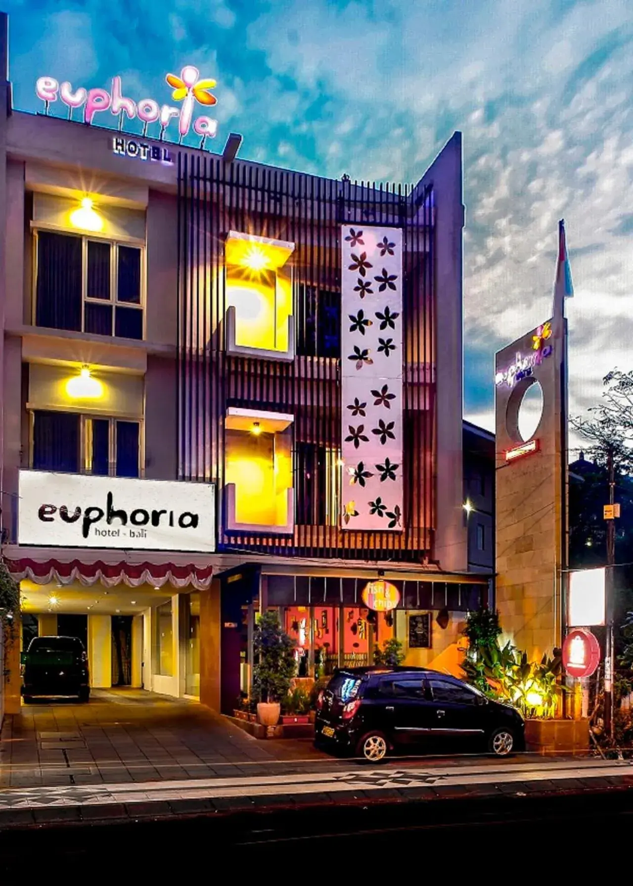 Area and facilities in Euphoria Hotel