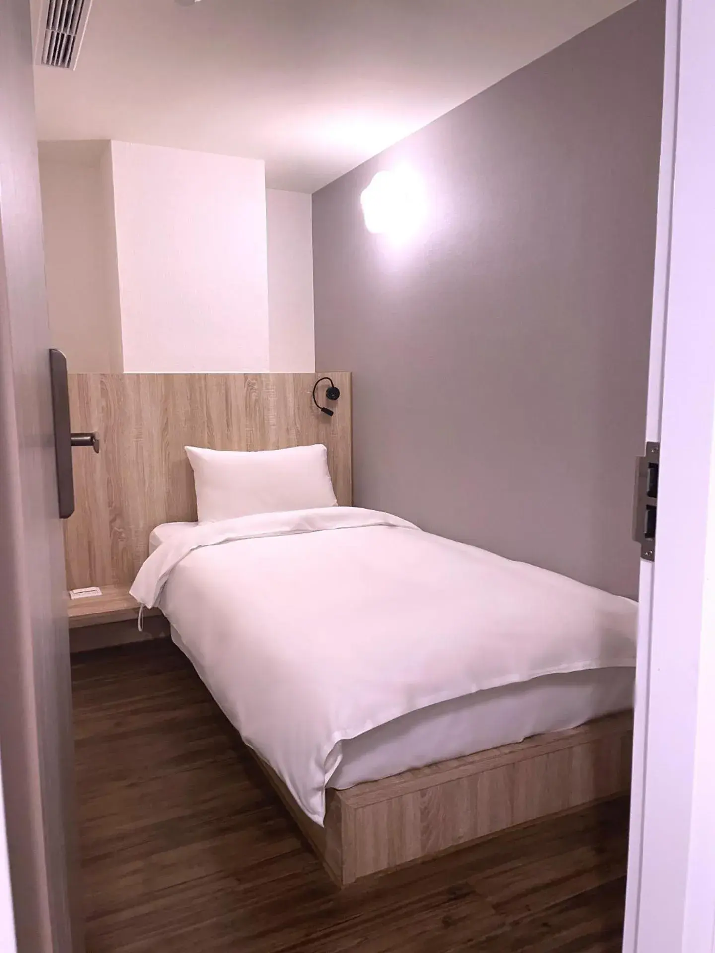 Bed in Single Inn - Kaohsiung Station