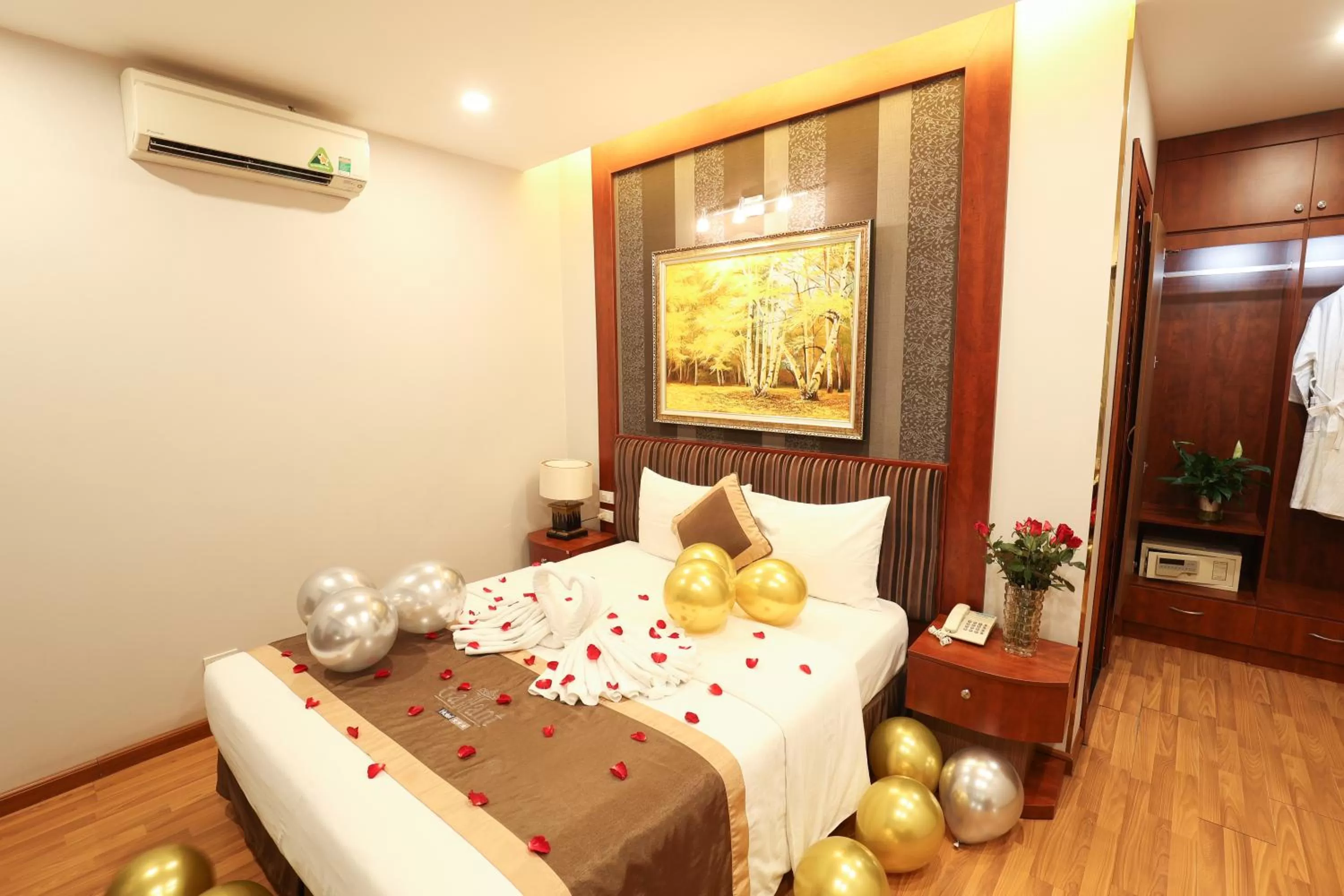 Bed in Gallant Hotel