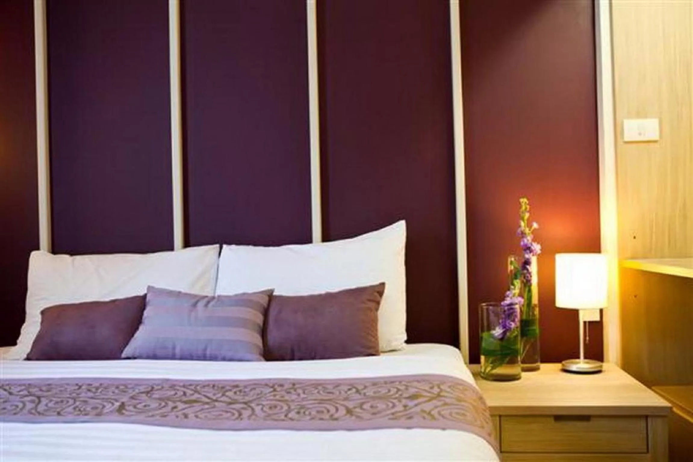 Bed in Trang Hotel Bangkok - SHA Plus