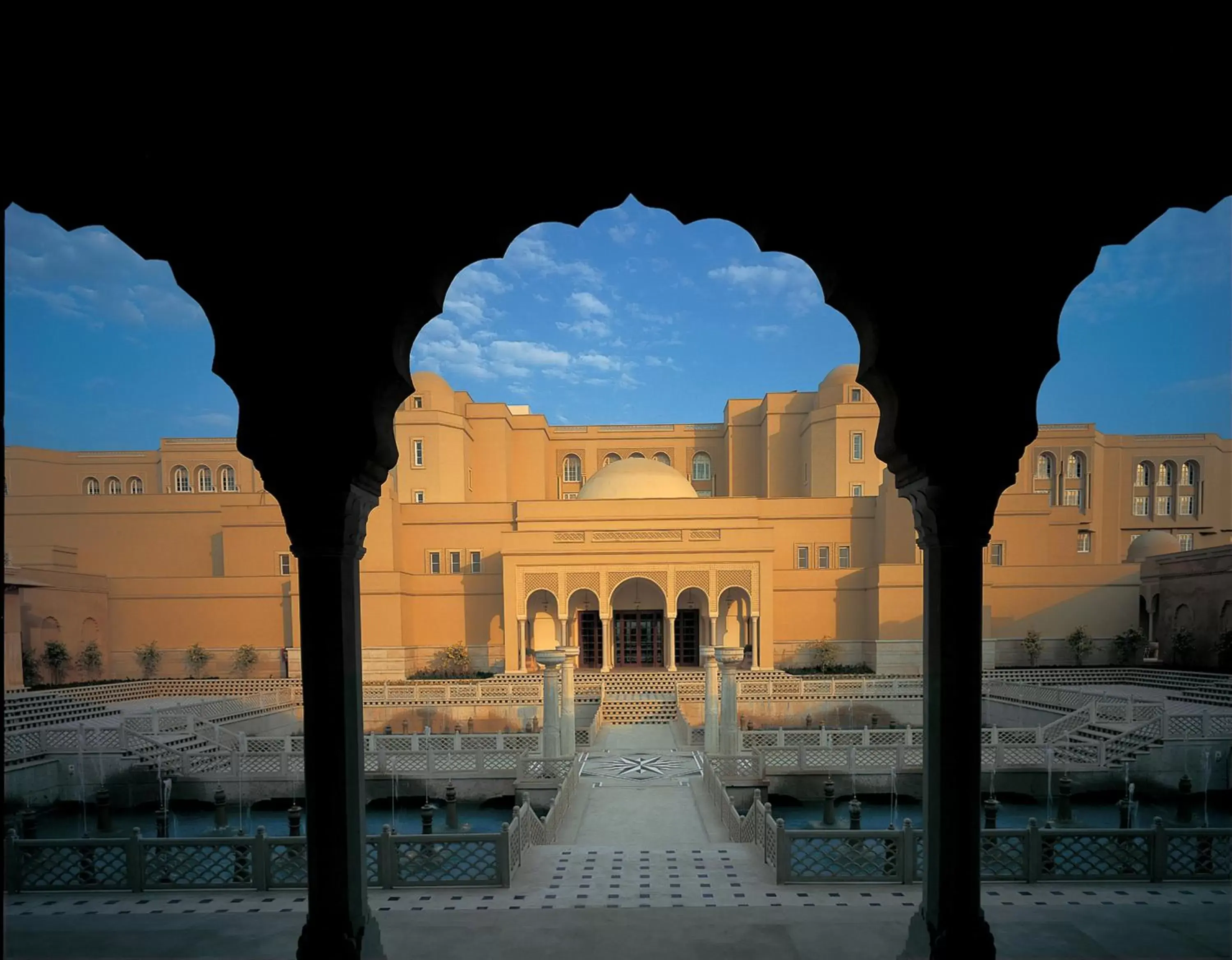 Facade/entrance in The Oberoi Amarvilas Agra