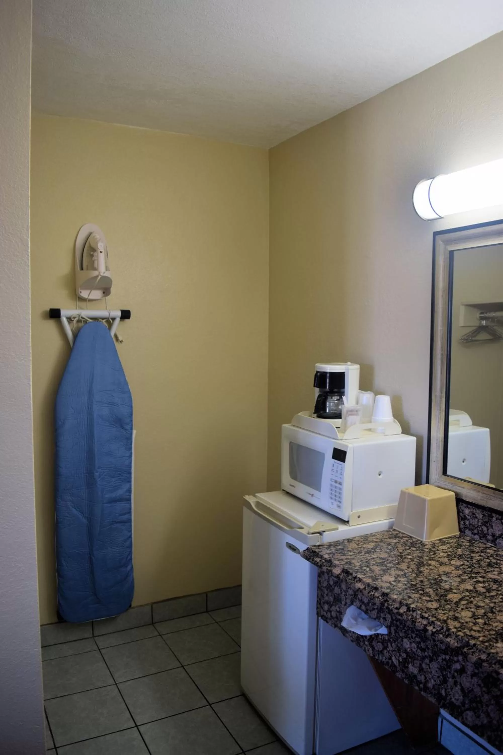 Western Inn & Suites