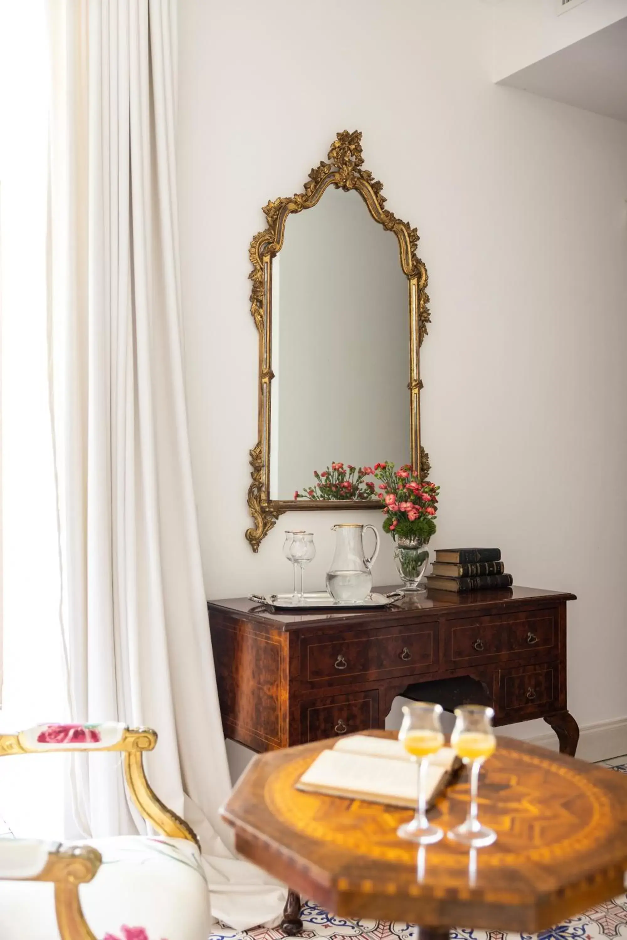 Decorative detail, Dining Area in Villa Carafa De Cillis