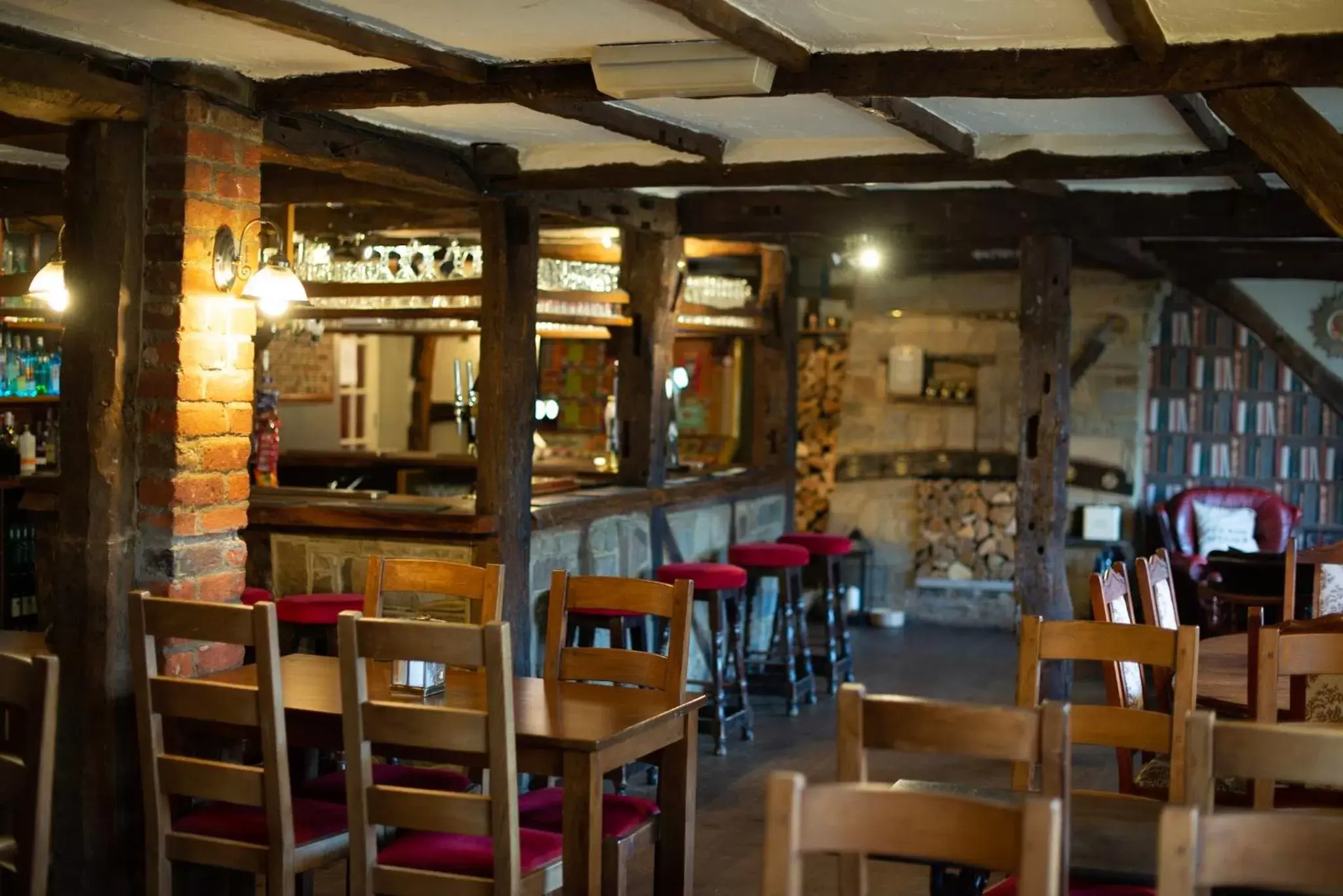 Restaurant/Places to Eat in The Heath Inn