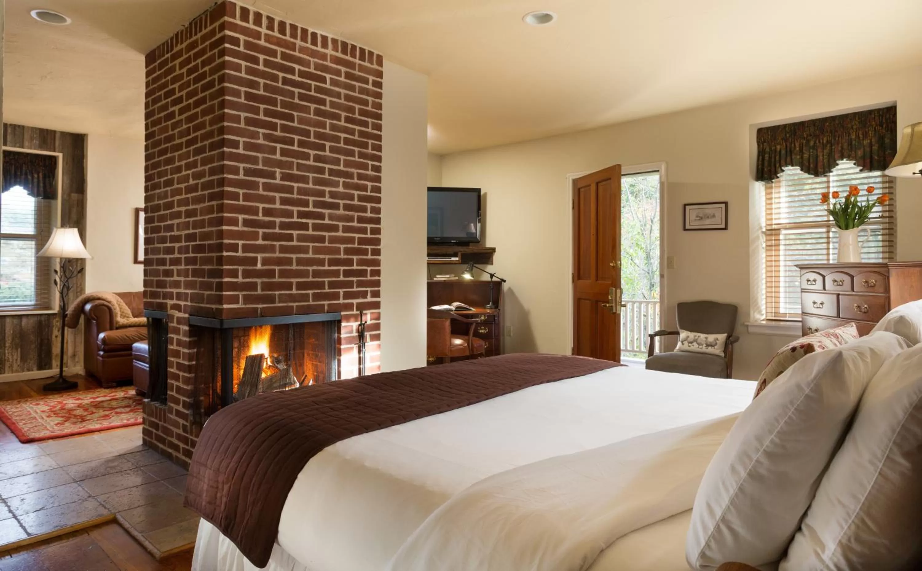 Day, Bed in Glasbern