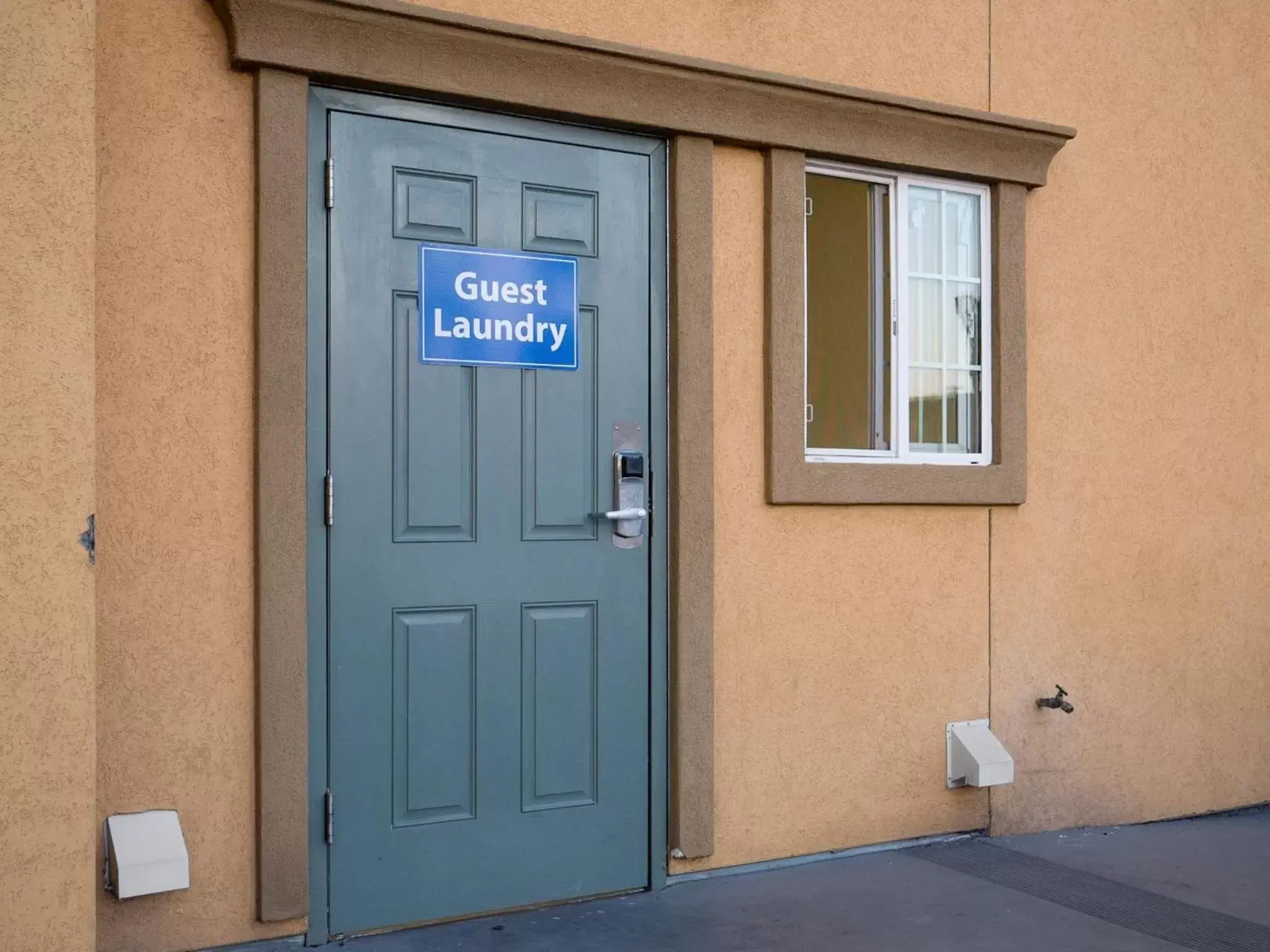 laundry in Rodeo Lodge