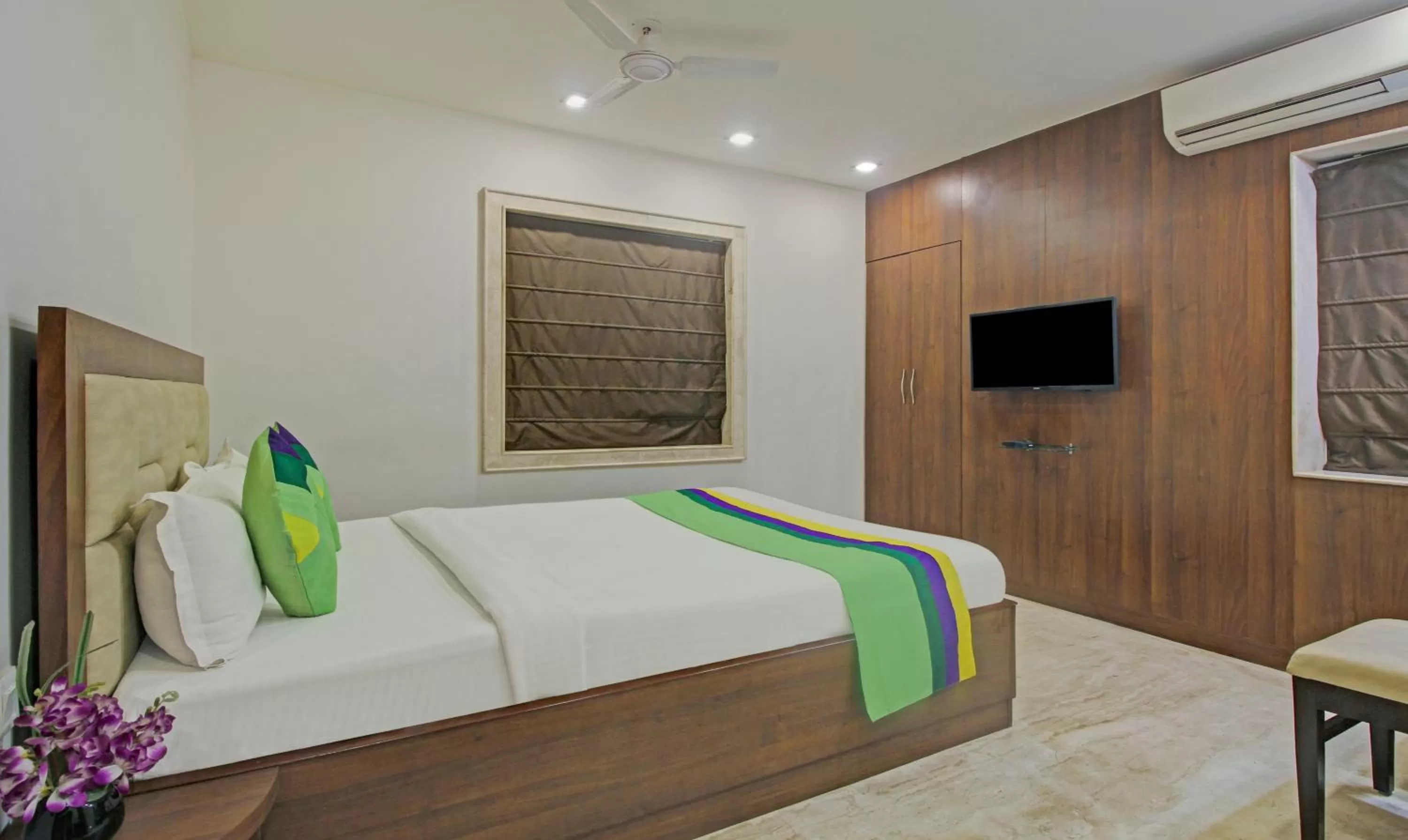 Bed in Treebo Sreema Saltlake Near City Centre Mall