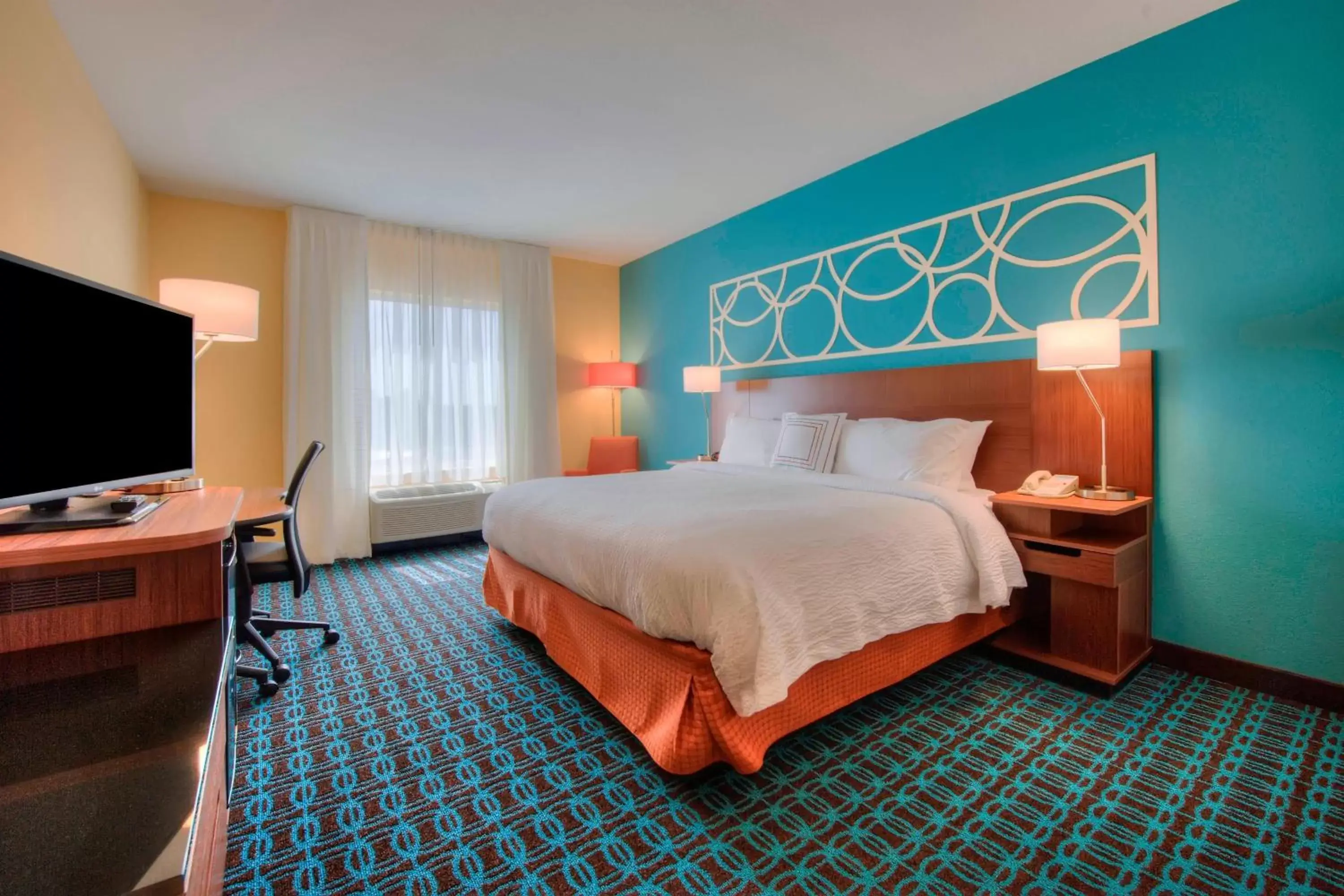 Photo of the whole room, Bed in Fairfield Inn and Suites by Marriott Durham Southpoint