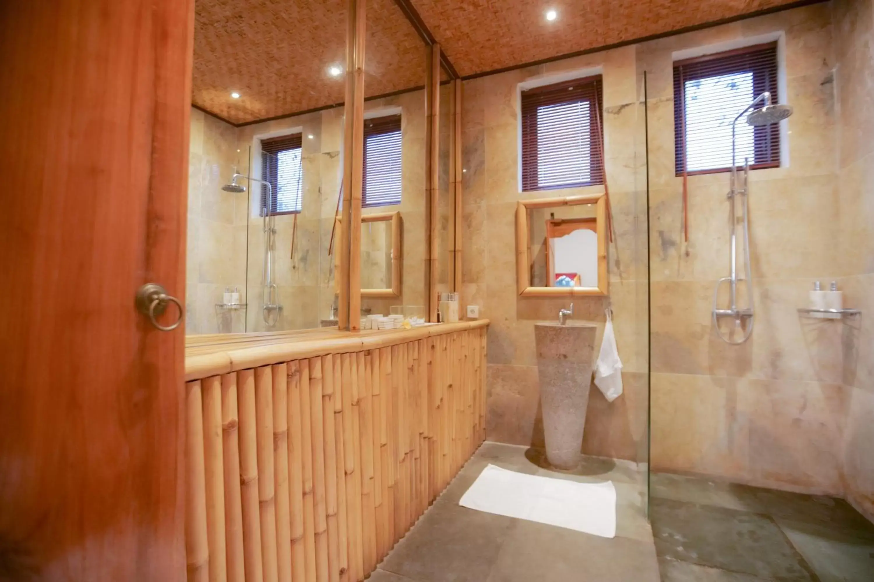 Shower, Bathroom in Gayatri