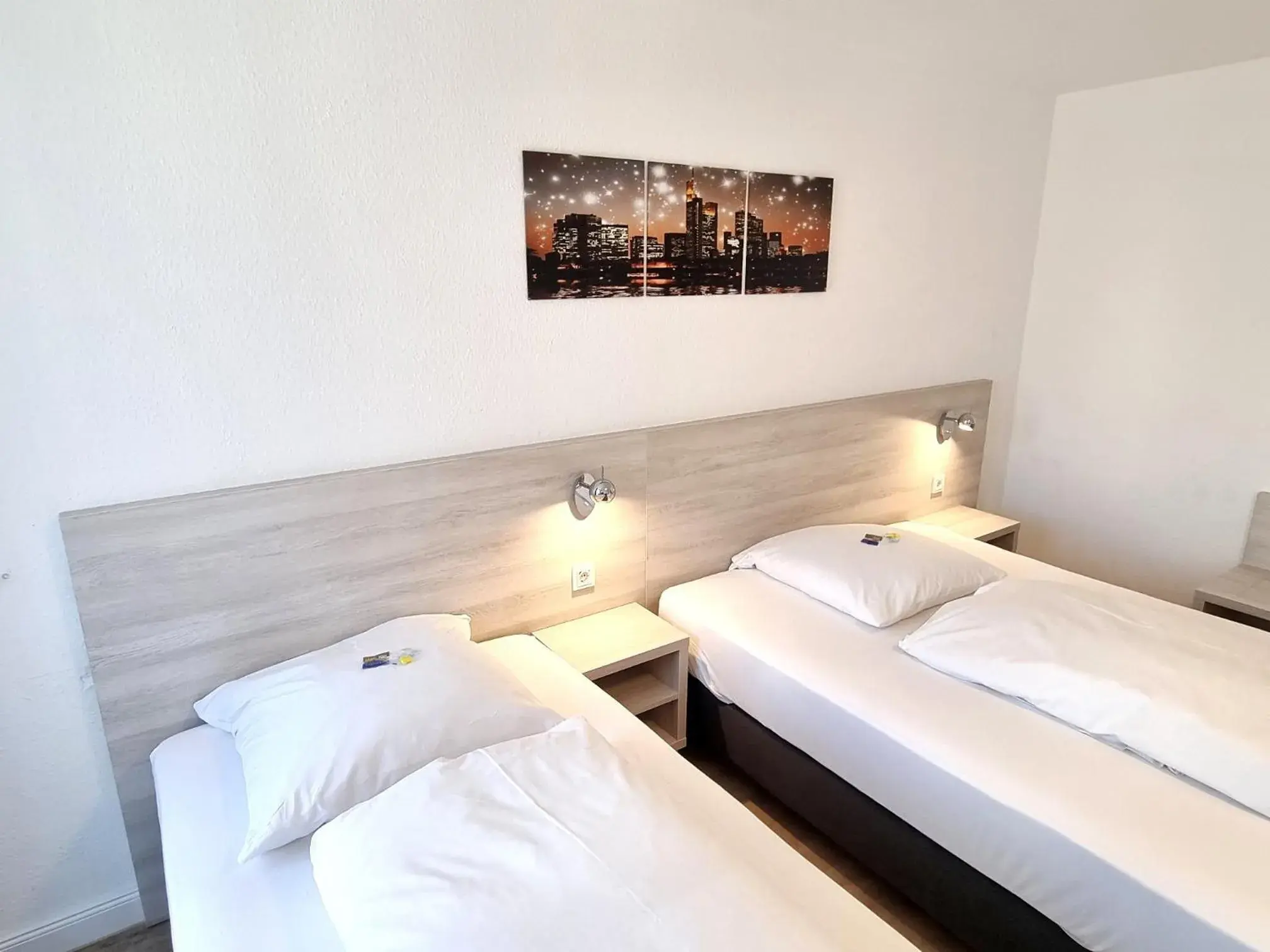 Bedroom, Bed in Adler Hotel Frankfurt