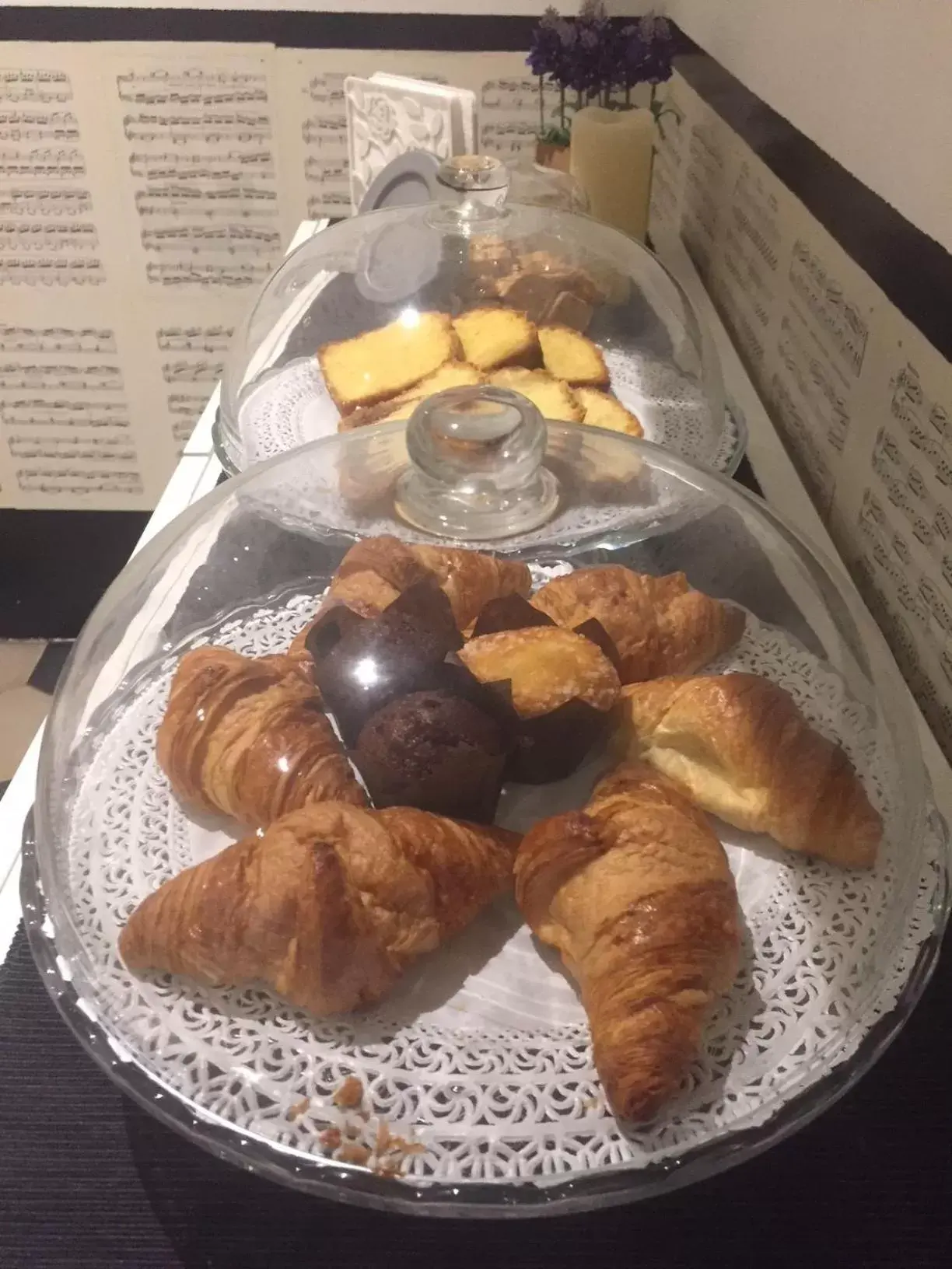 Breakfast, Food in L'Opera Buffa