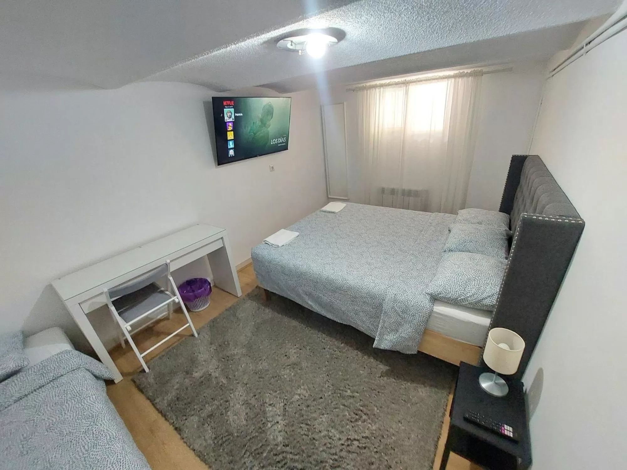 Bed in N1 Casa de Madrid - greenpeace line