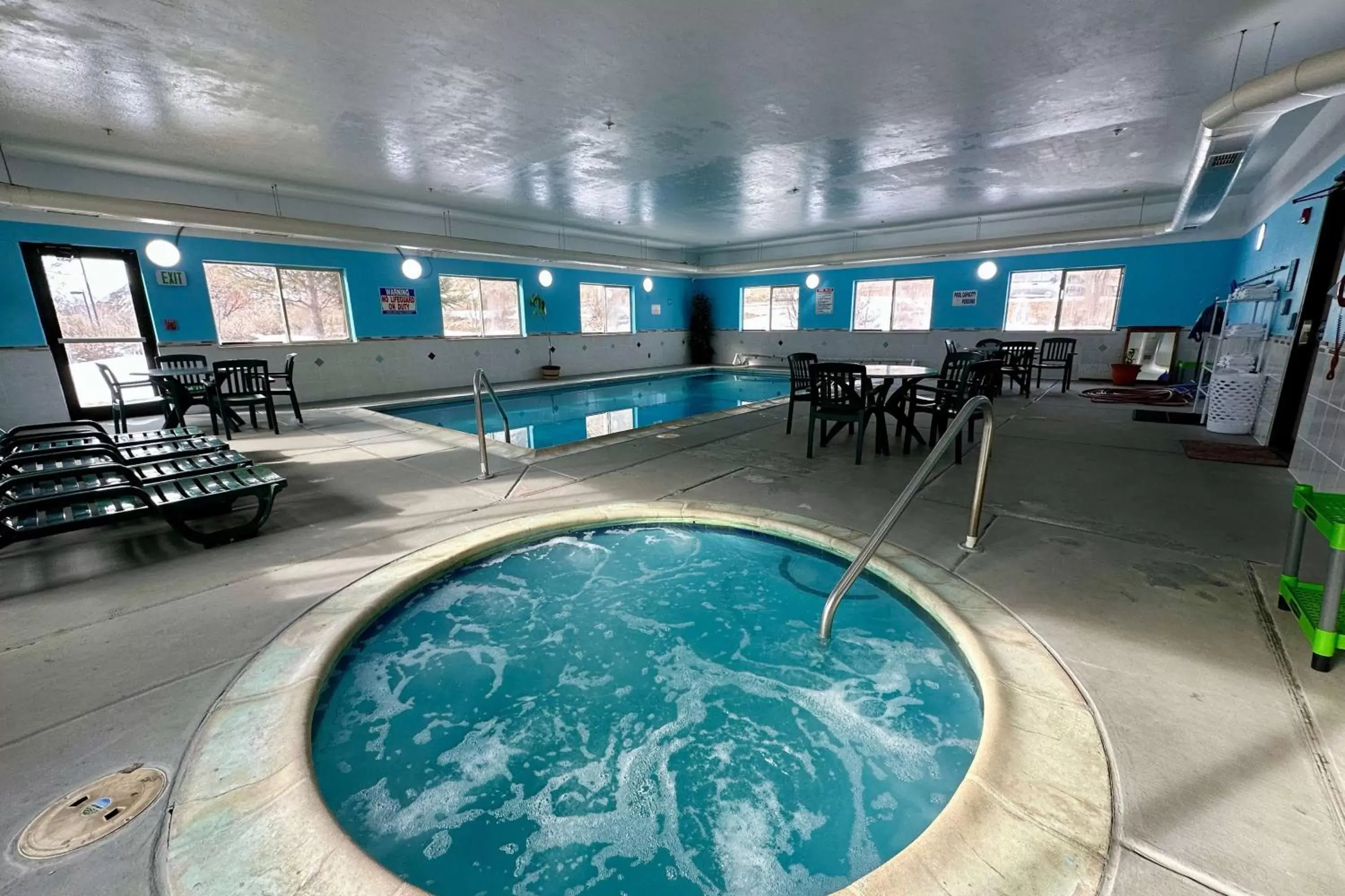 Hot Tub, Swimming Pool in Wingate by Wyndham New Castle - Glenwood Springs