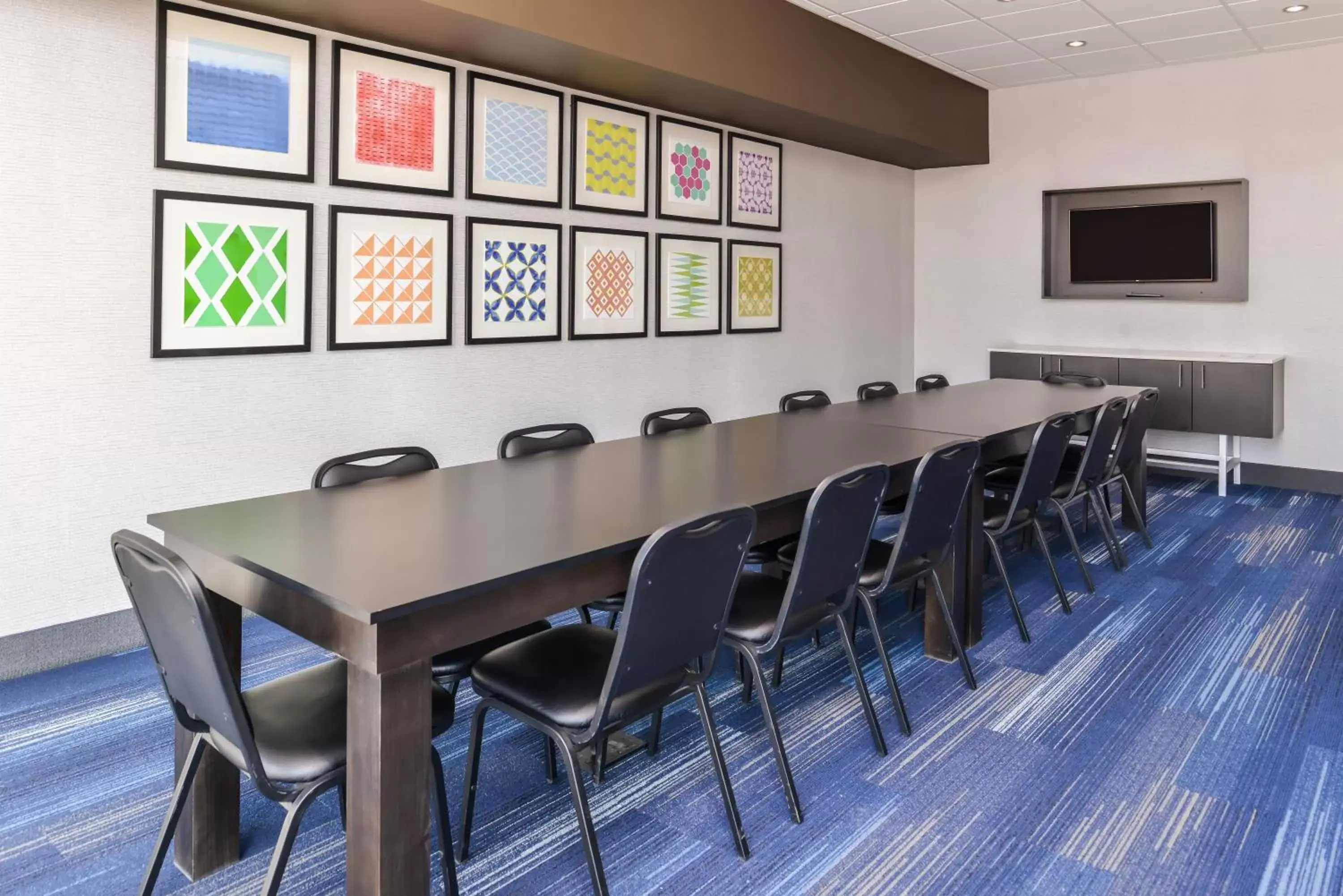 Meeting/conference room in Holiday Inn Express & Suites - Kansas City - Lee's Summit, an IHG Hotel