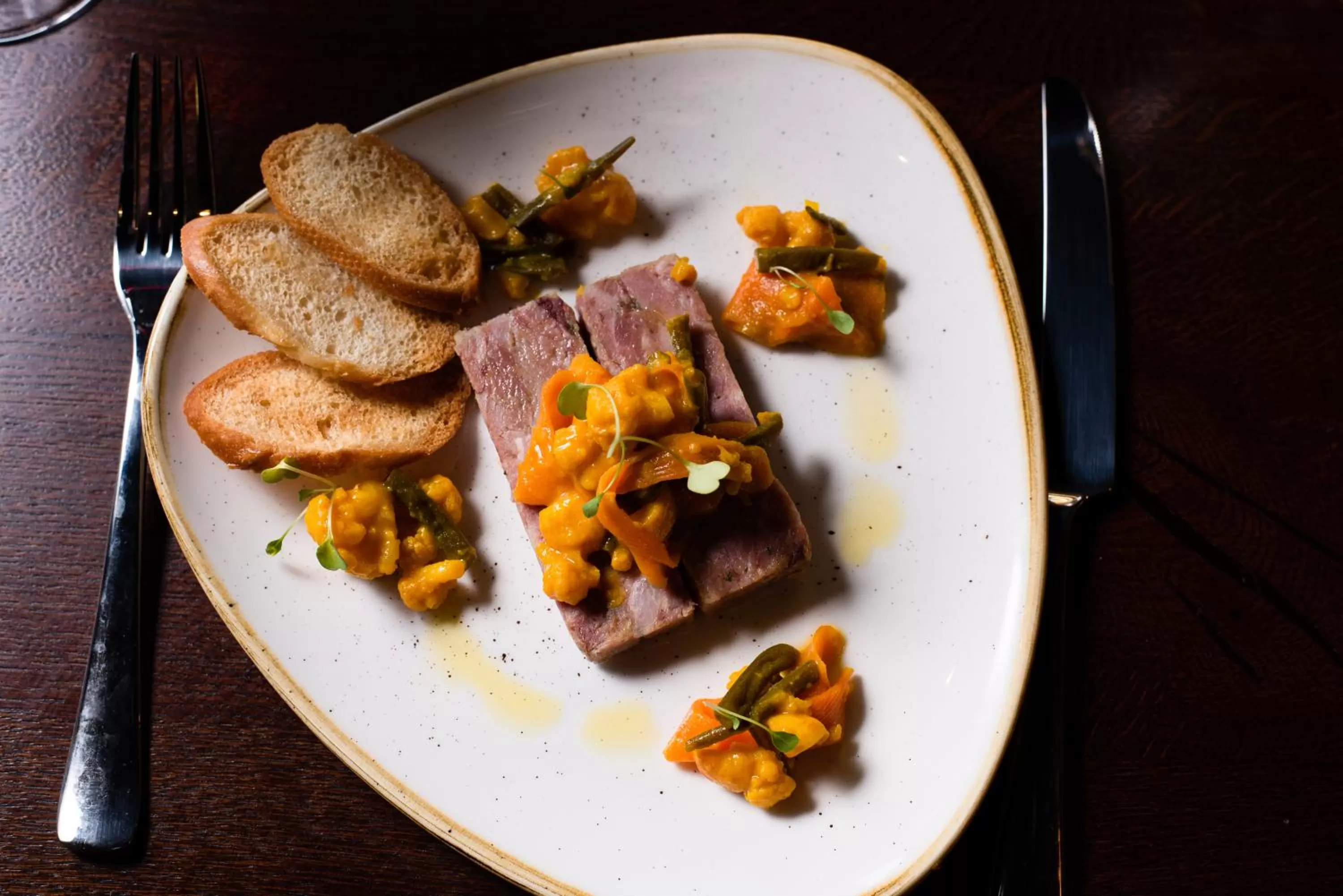 Restaurant/places to eat in The Black Swan - The Inn Collection Group