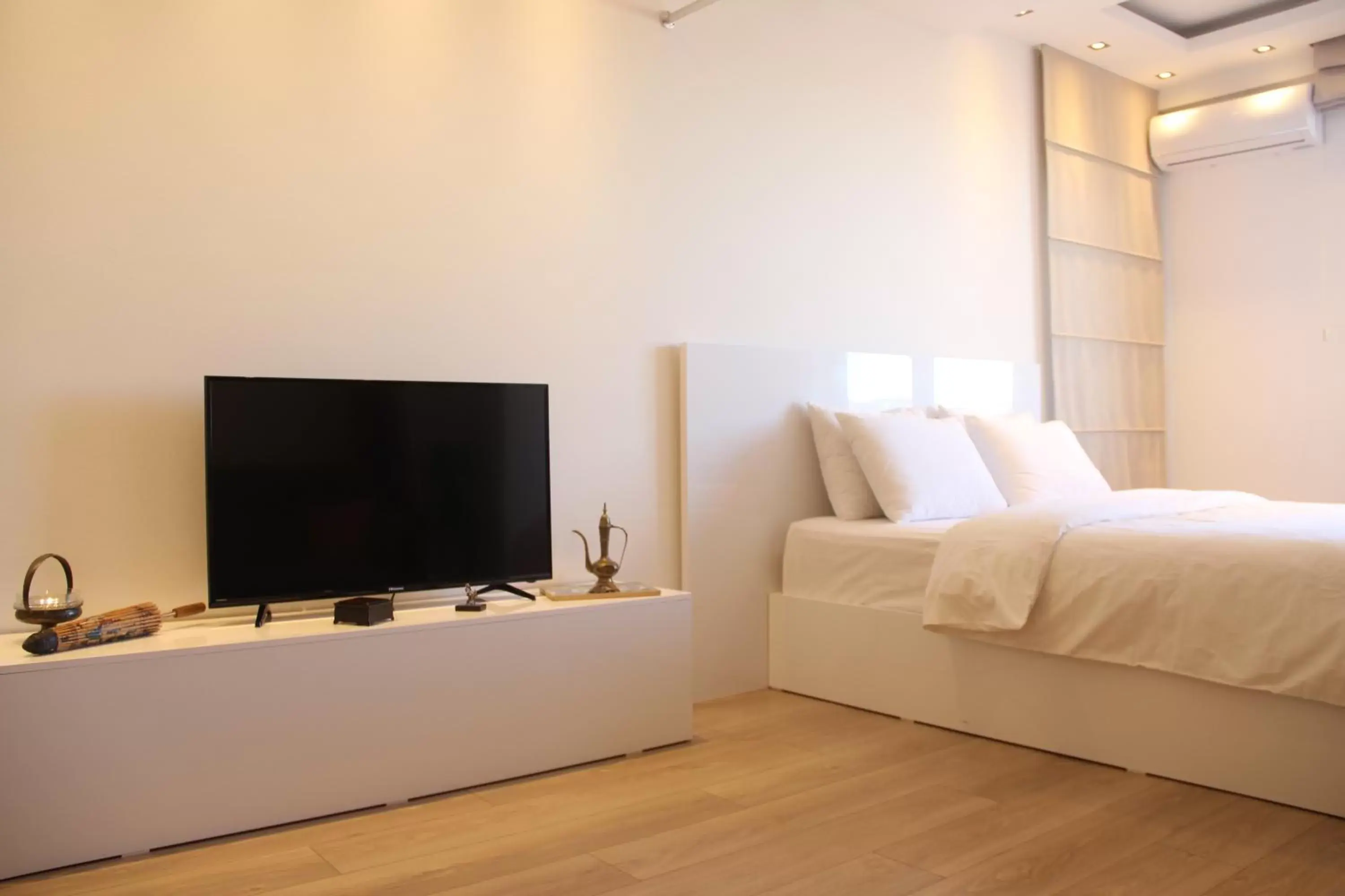 Bed in Super Luxury Apartments