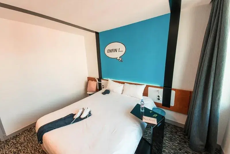 Property building, Bed in Ibis Styles Chambery Centre Gare Property building, Bed in Ibis Styles Chambery Centre Gare