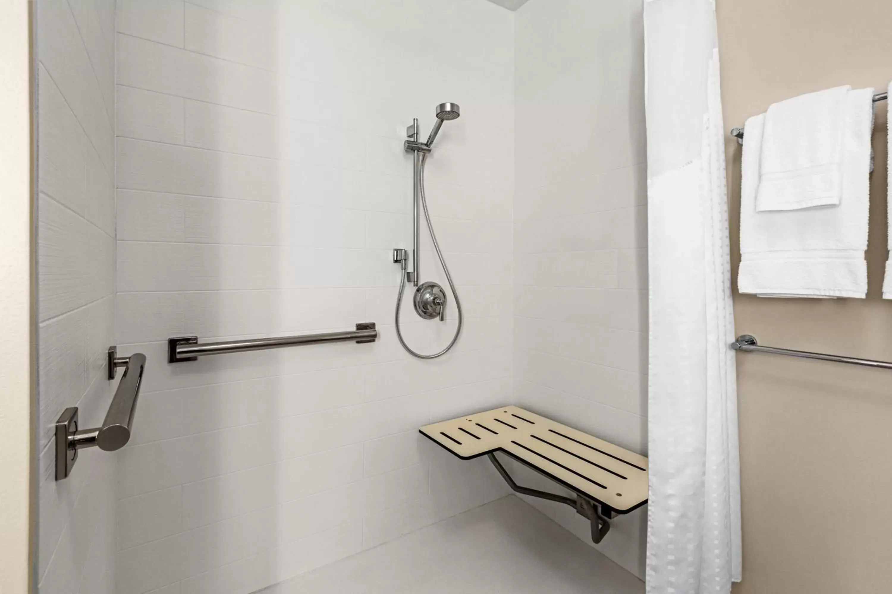 Shower, Bathroom in Holiday Inn Express & Suites - Ukiah, an IHG Hotel