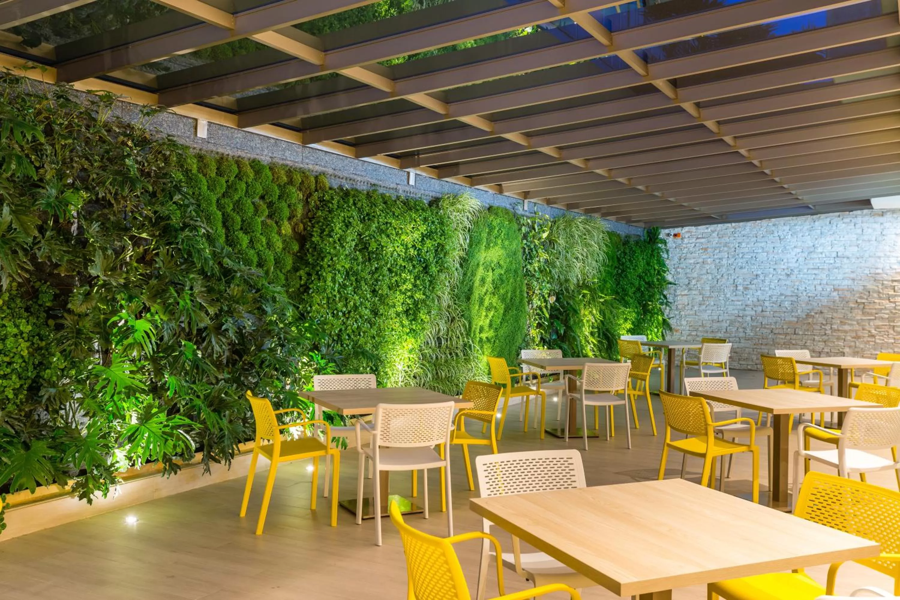 Restaurant/places to eat in Hotel El Dorado Bogota