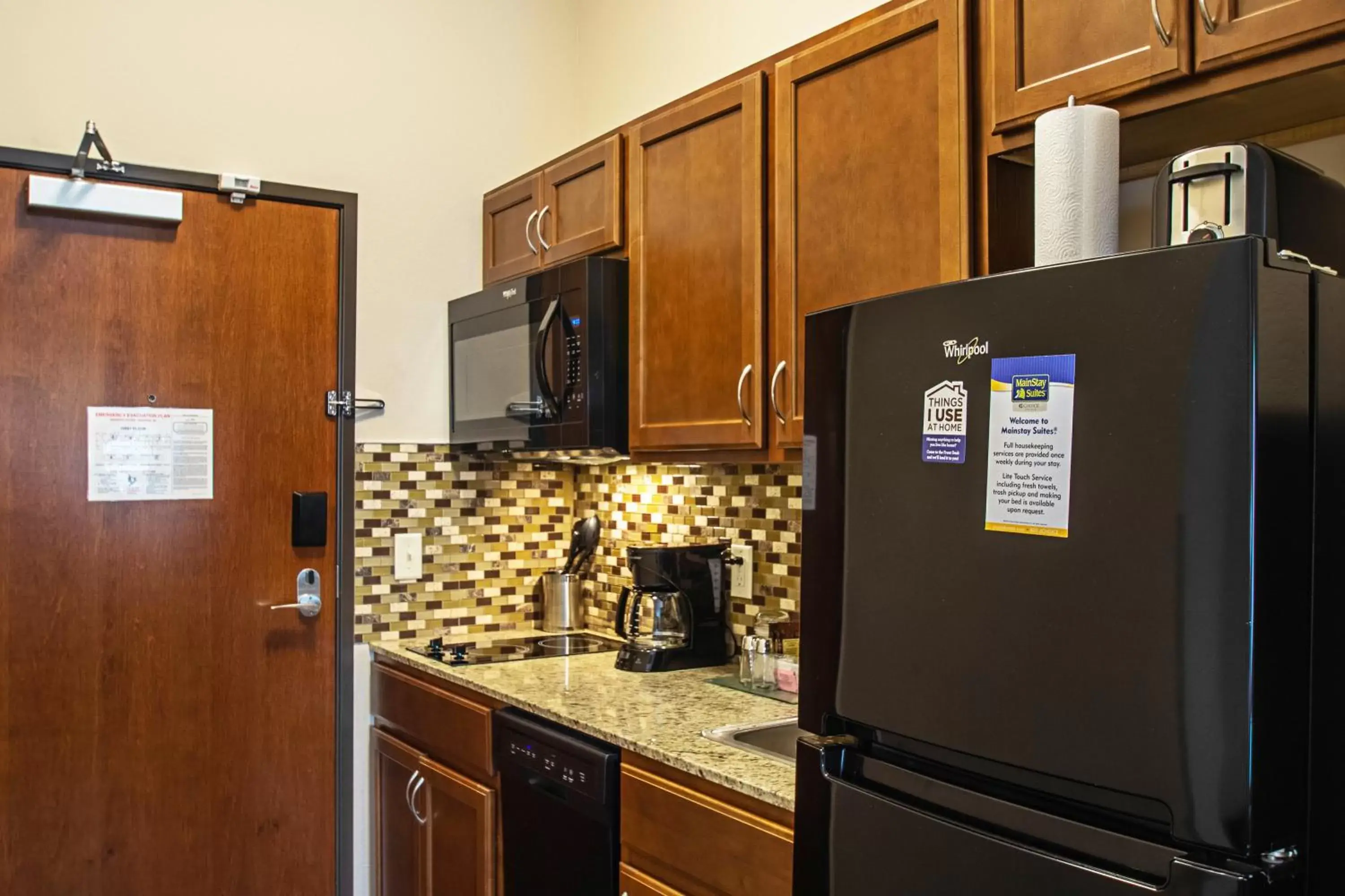 Kitchen/Kitchenette in MainStay Suites Extended Stay Hotel Madison East