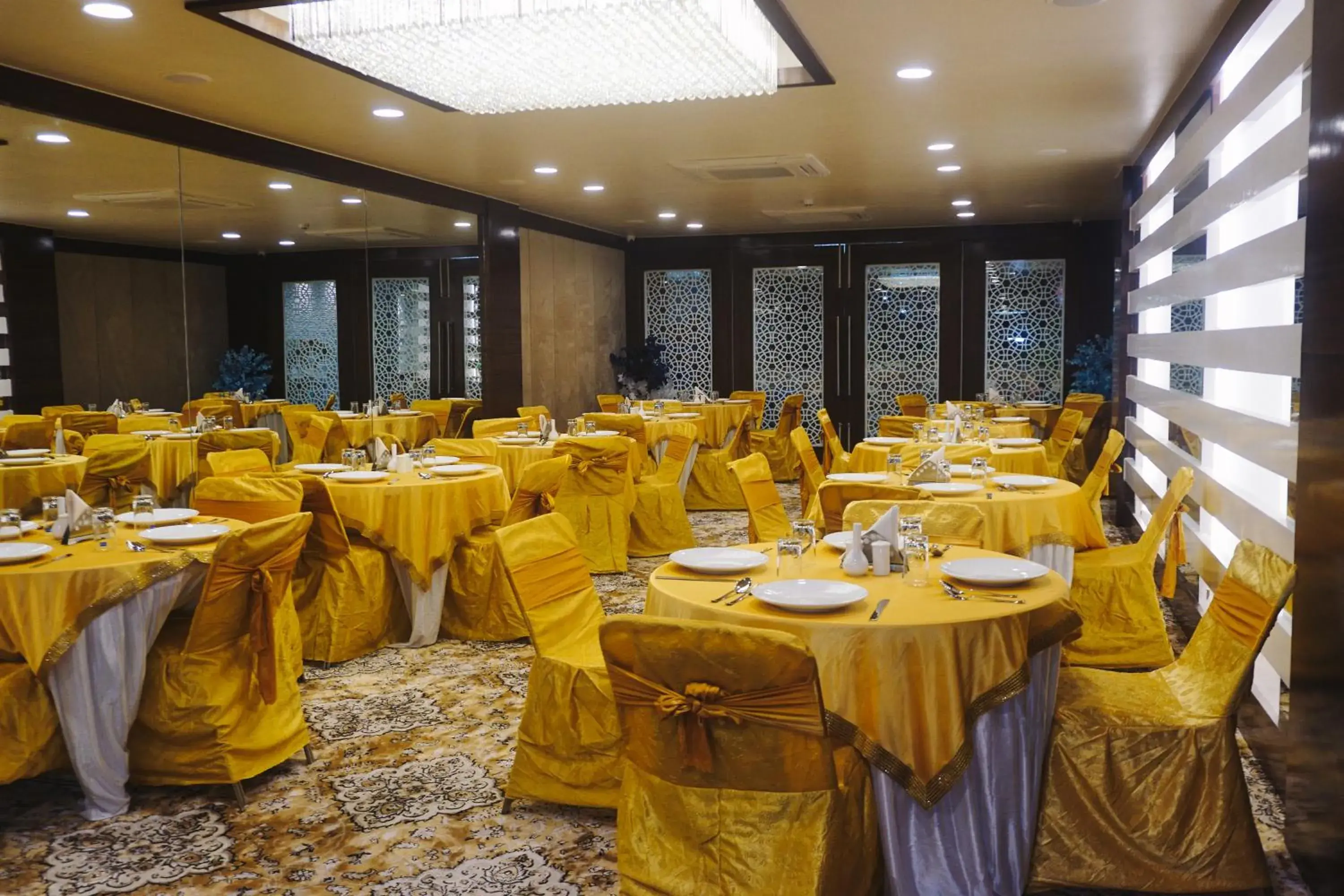 Banquet/Function facilities, Banquet Facilities in Clarks Inn Express Udaipur