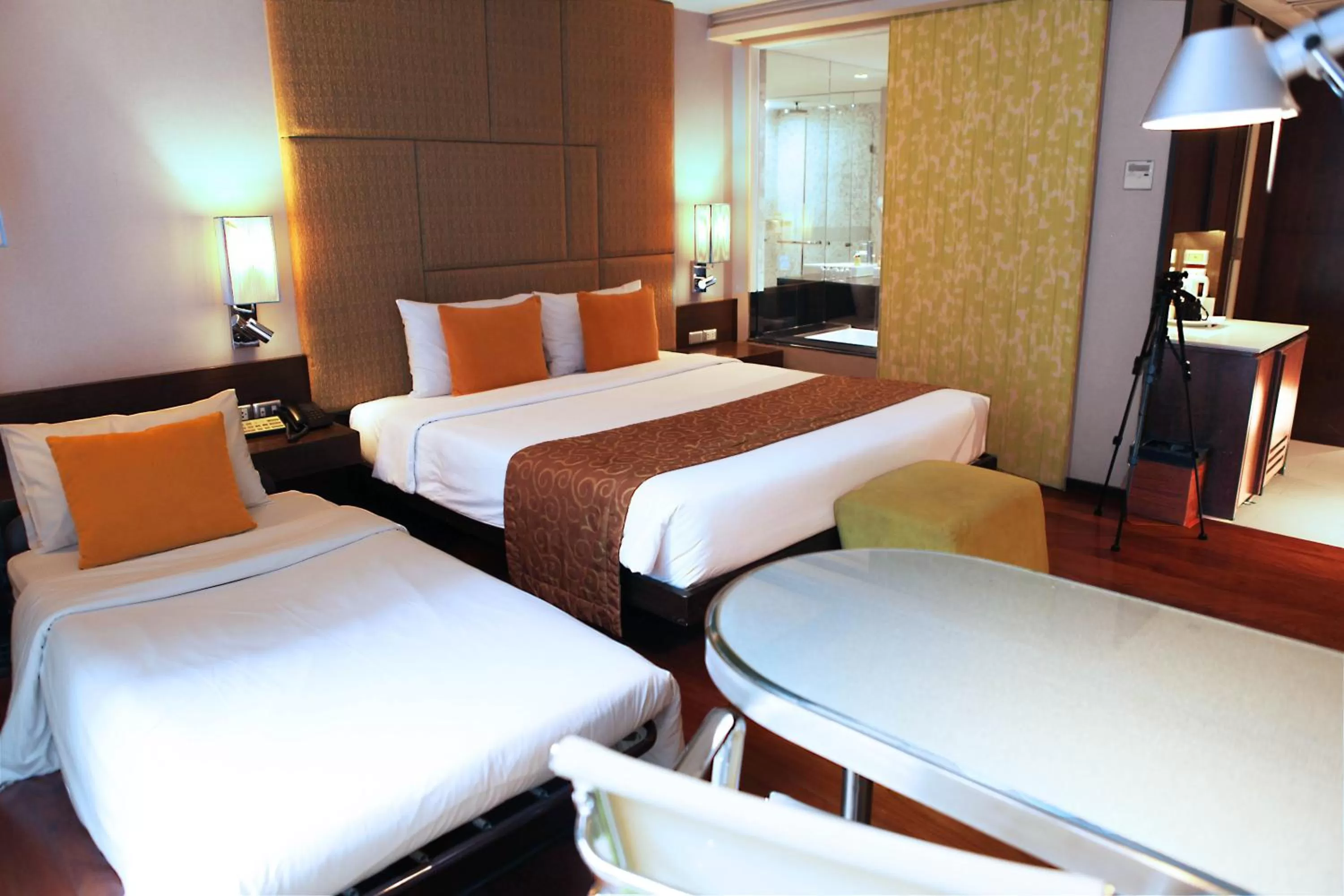 Triple Room in Citichic Sukhumvit 13 by Compass Hospitality - Newly Renovated