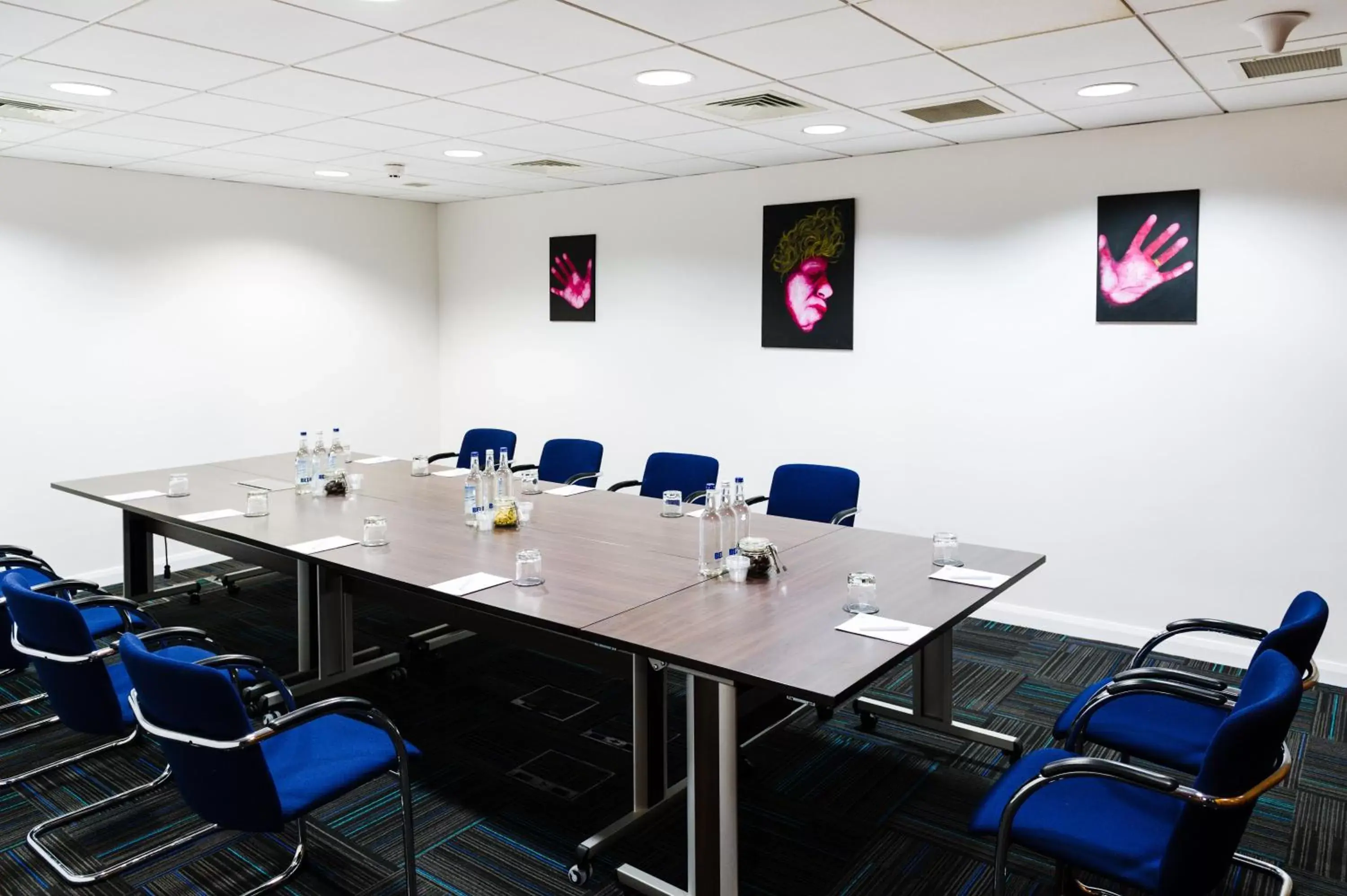 Meeting/conference room, Business Area/Conference Room in Holiday Inn London Brentford Lock, an IHG Hotel