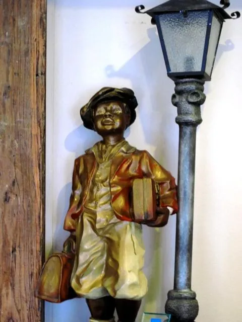 Decorative detail in Hotel Chabrol Opera