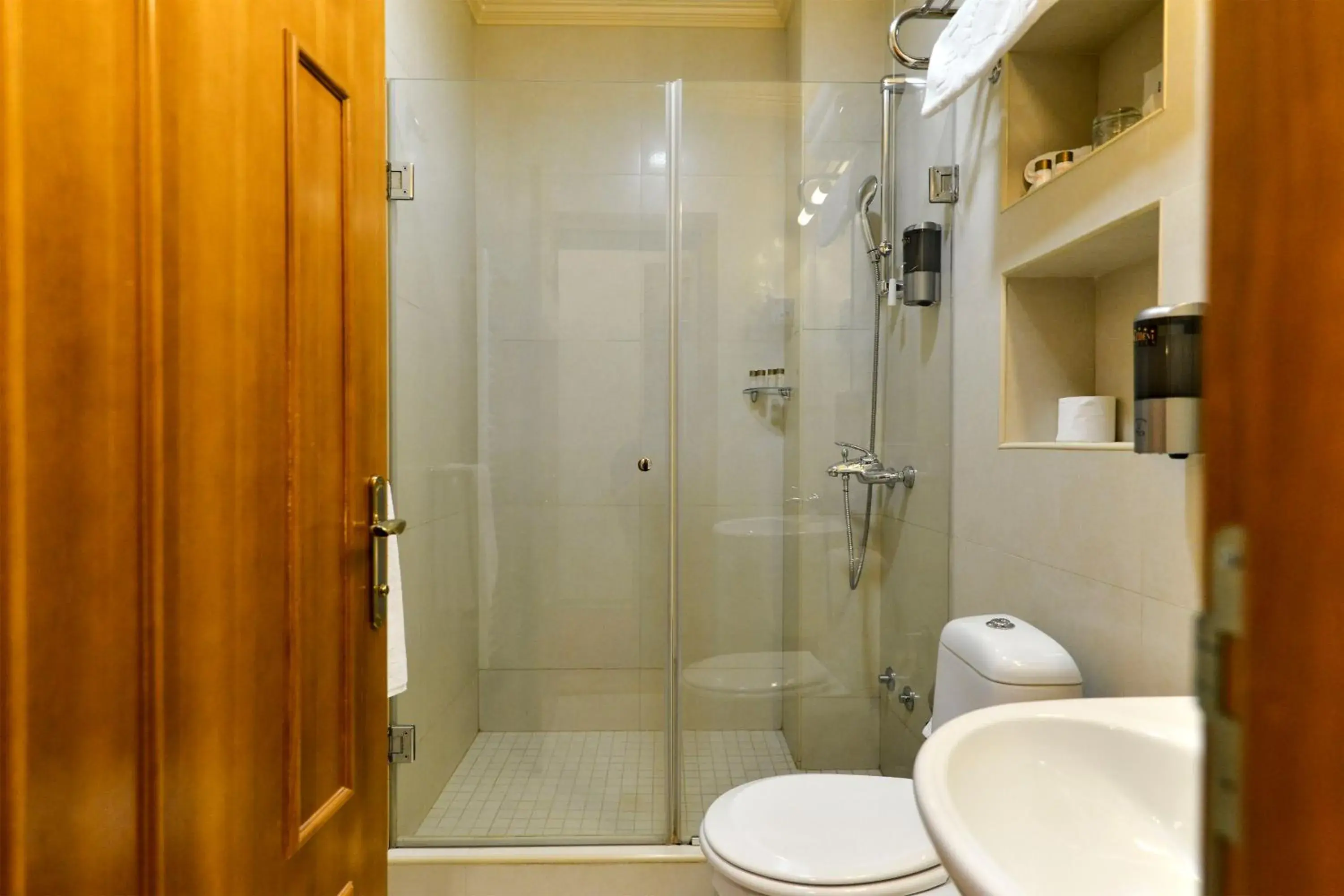 Bathroom in Premier Prezident Garni Hotel and Spa