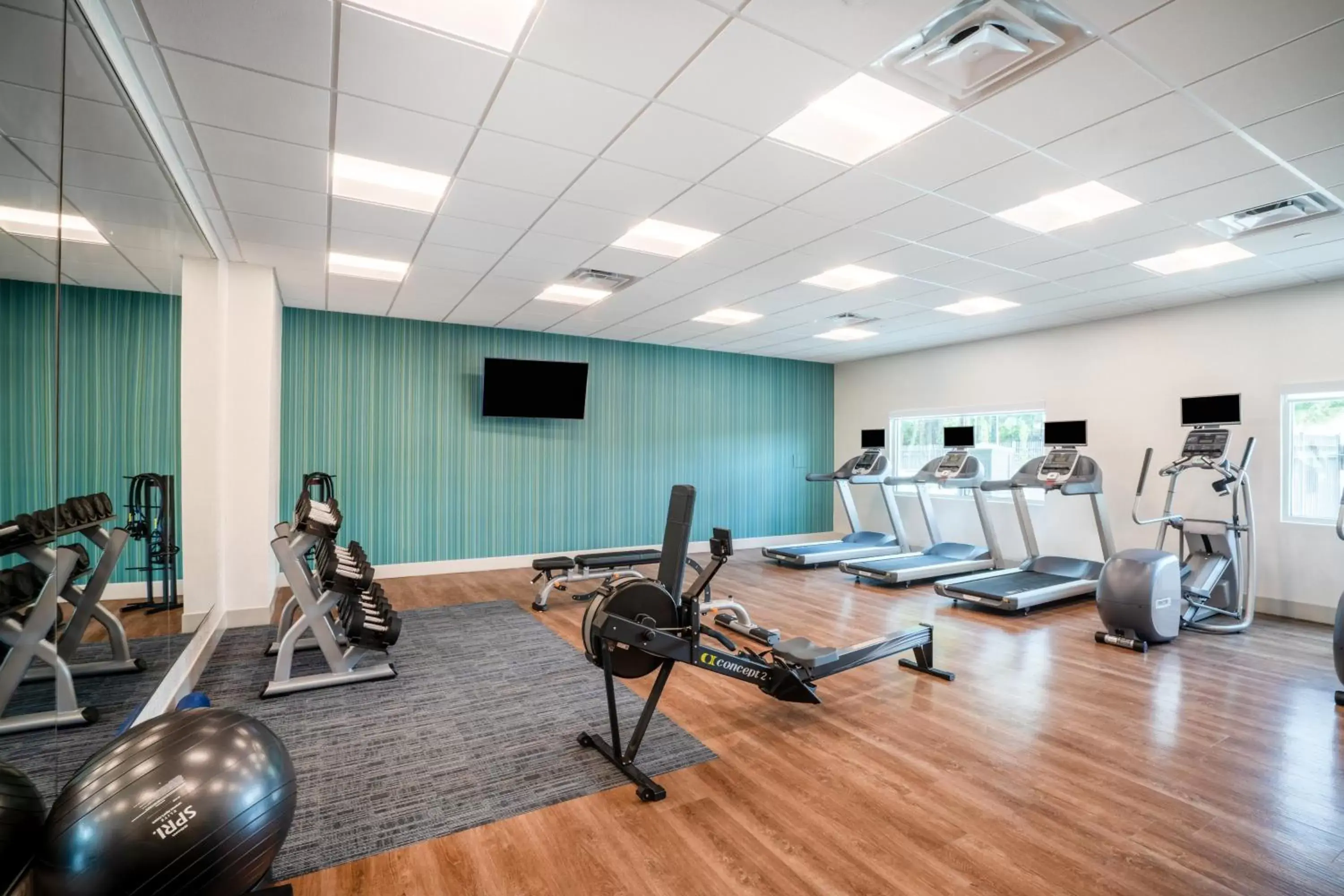 Fitness centre/facilities, Fitness Center/Facilities in Holiday Inn Express & Suites Atlanta Airport NE - Hapeville, an IHG Hotel