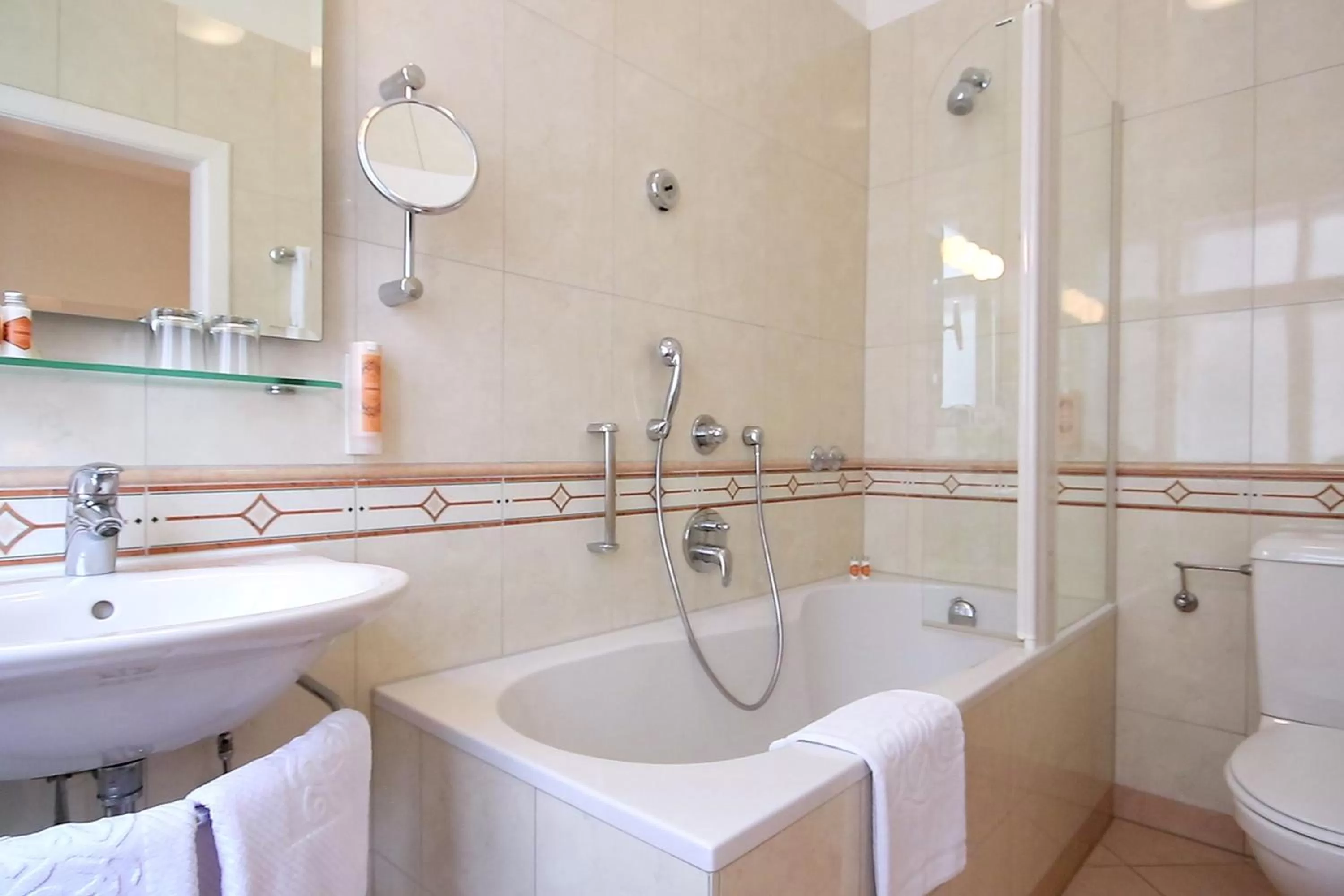 Bathroom in Hotel Kaiserin Elisabeth