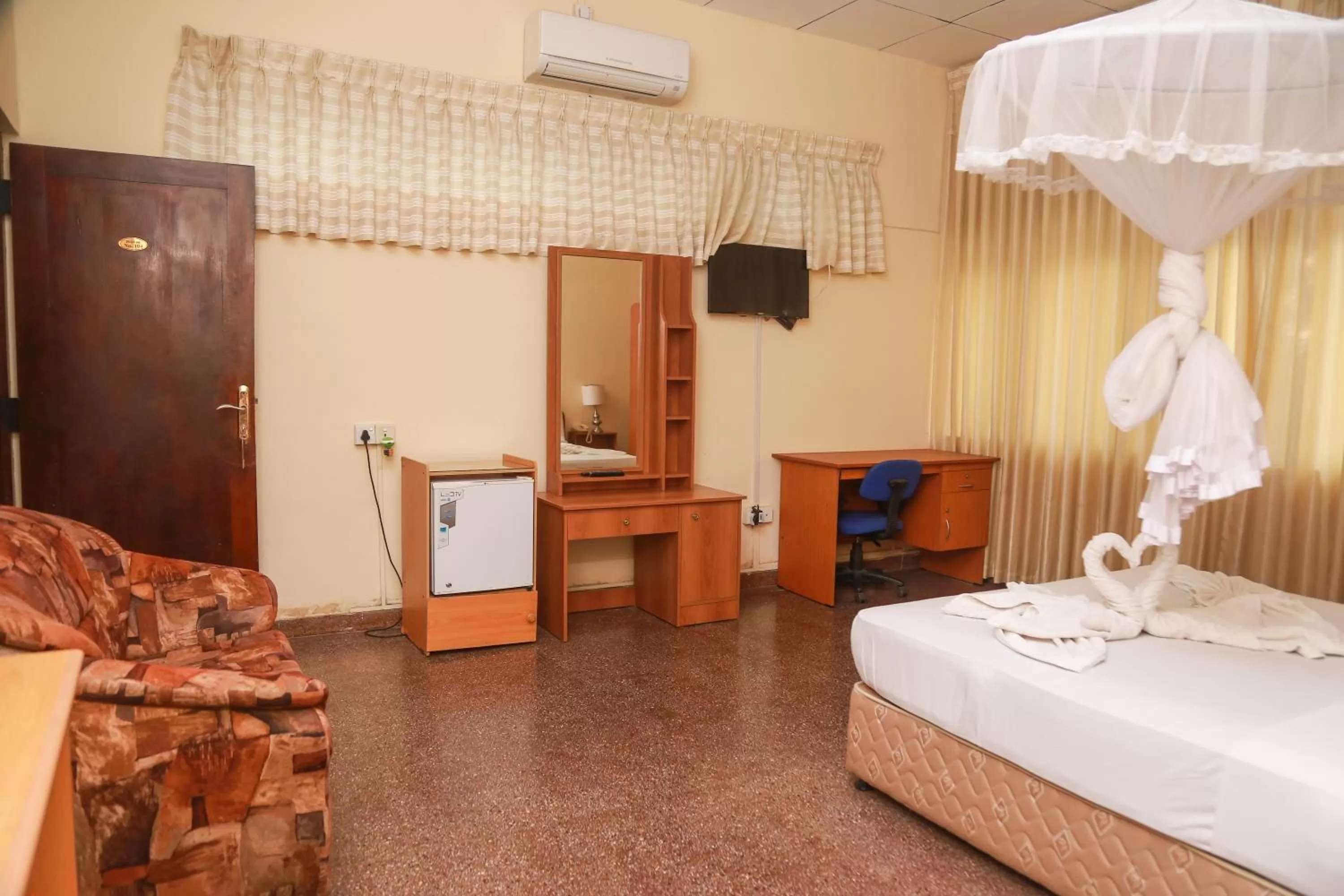 Photo of the whole room, Bed in Milano Tourist Rest