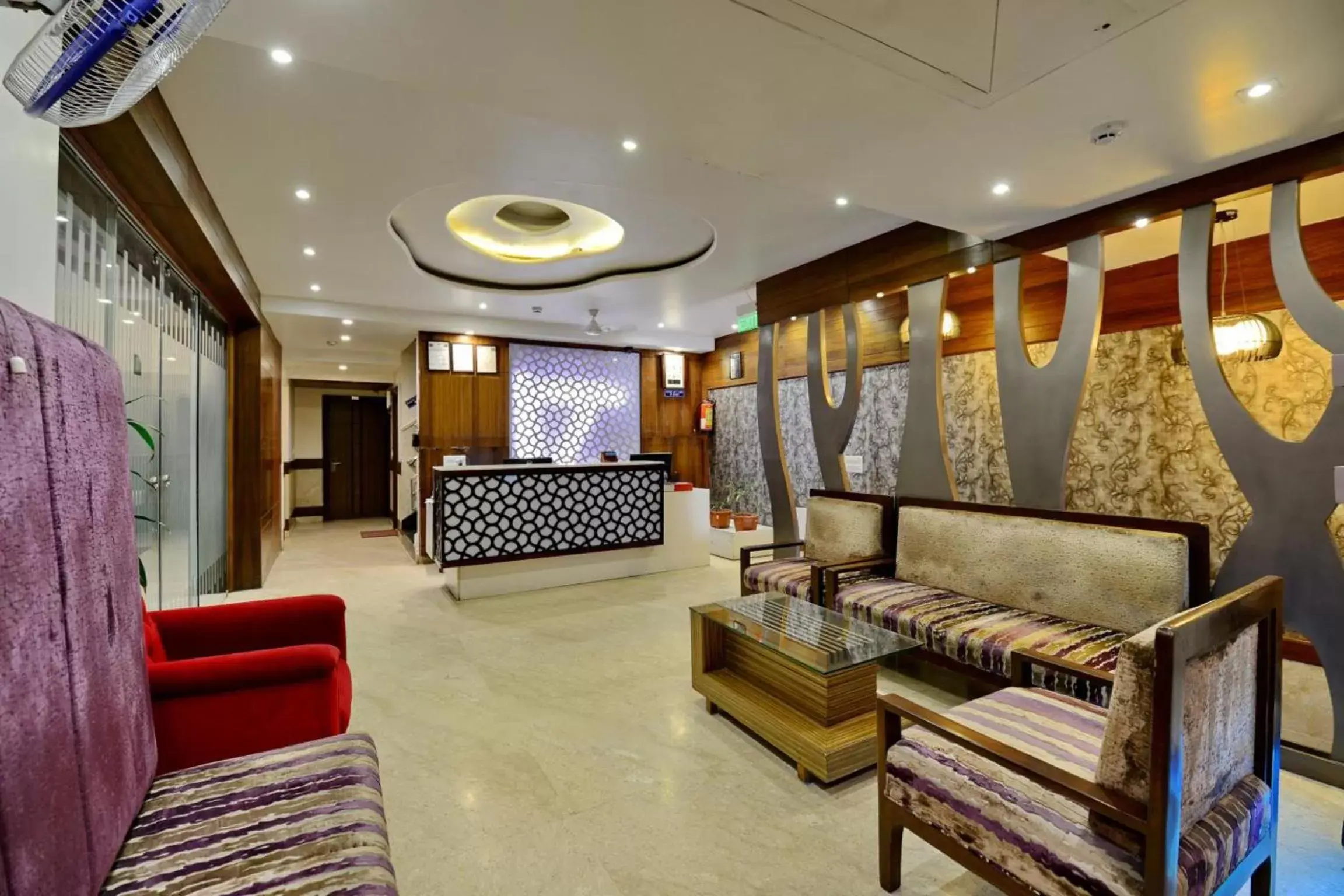 Lobby or reception in Hotel Emerald Lobby or reception in Hotel Emerald