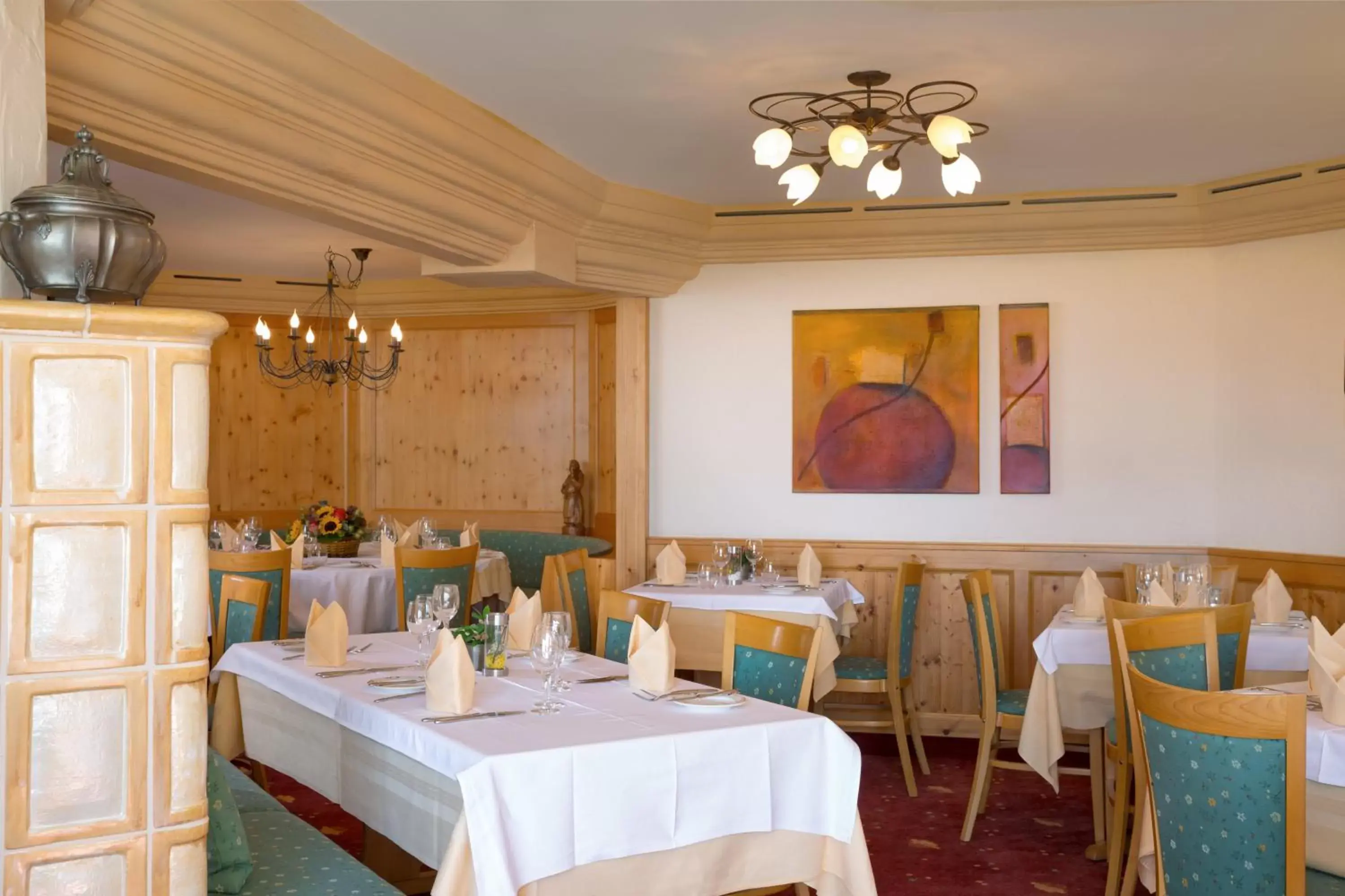 Restaurant/Places to Eat in Hotel Helvetia Intergolf