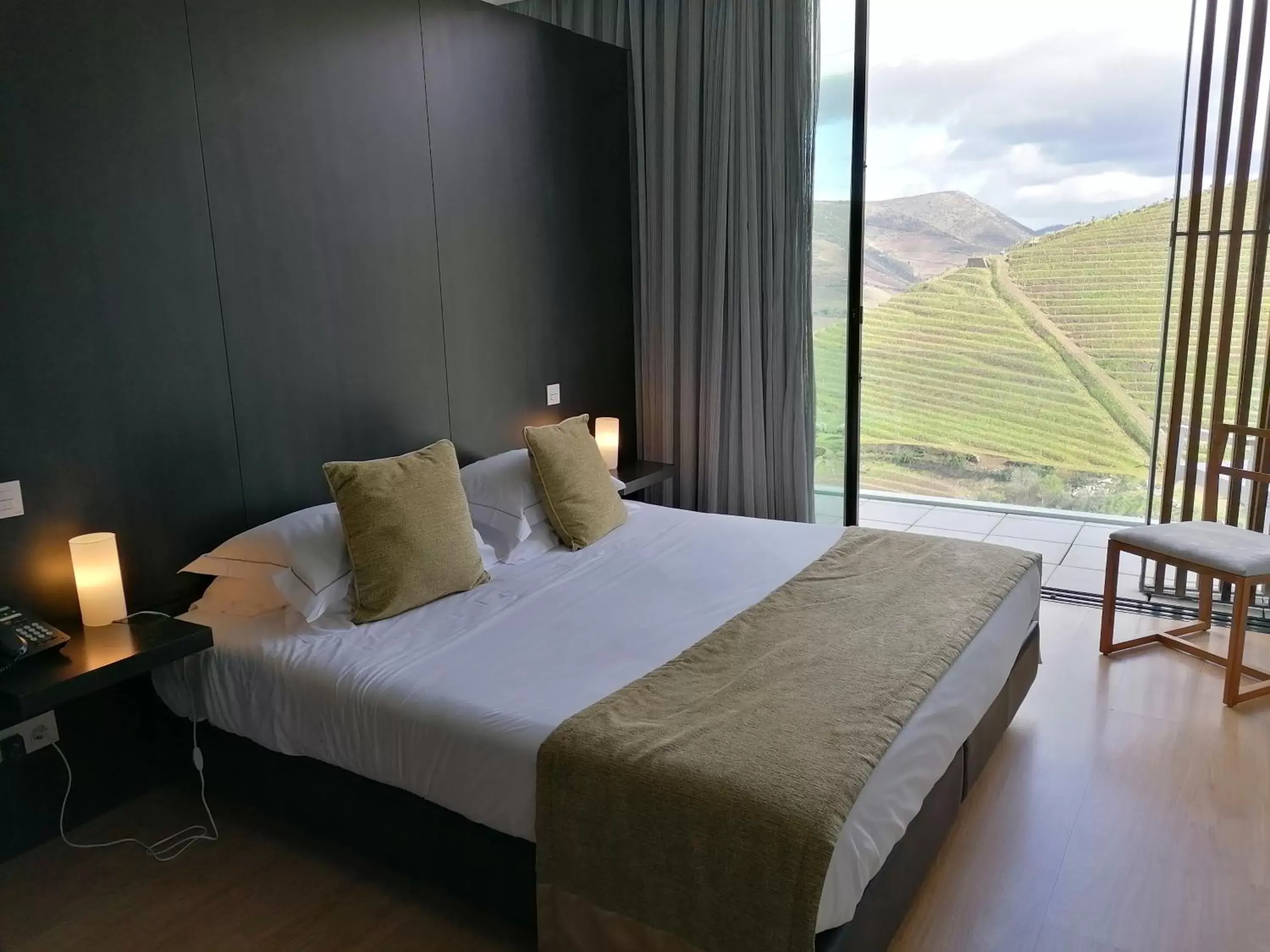 Bedroom, Bed in Quinta De Casaldronho Wine Hotel