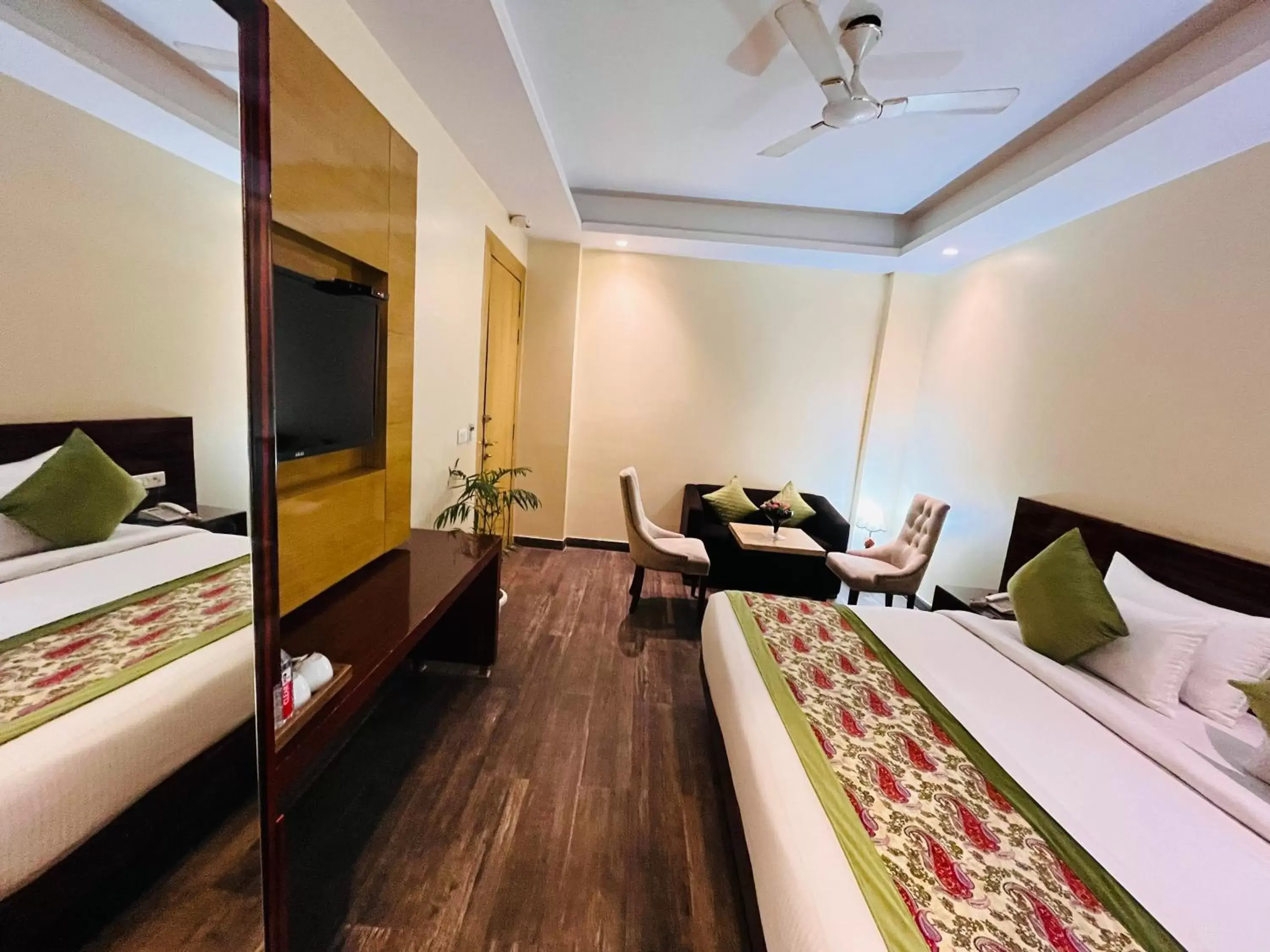 Bed in Hotel Banz - Near Delhi International Airport