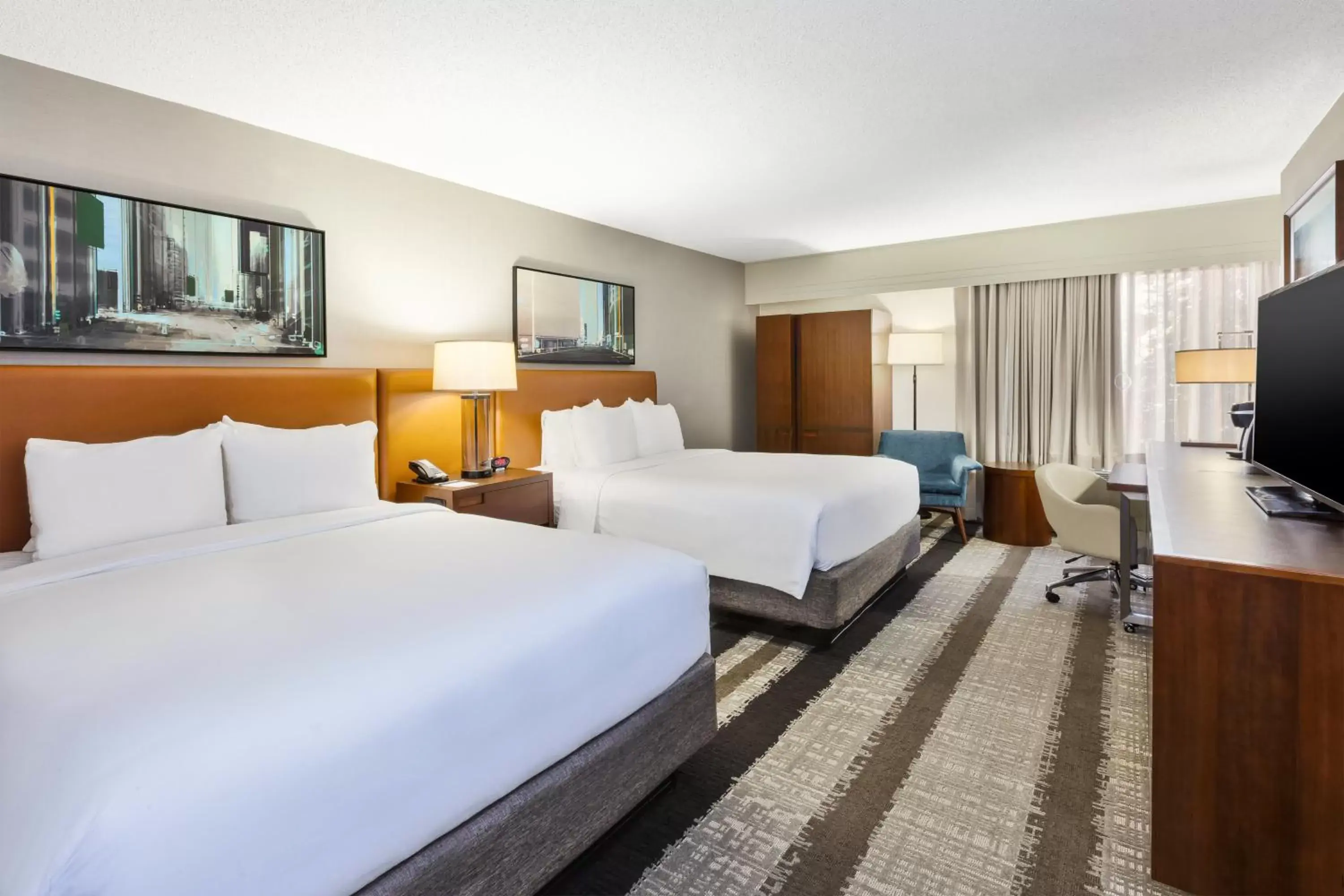 Photo of the whole room, Bed in Crowne Plaza Dulles Airport, an IHG Hotel